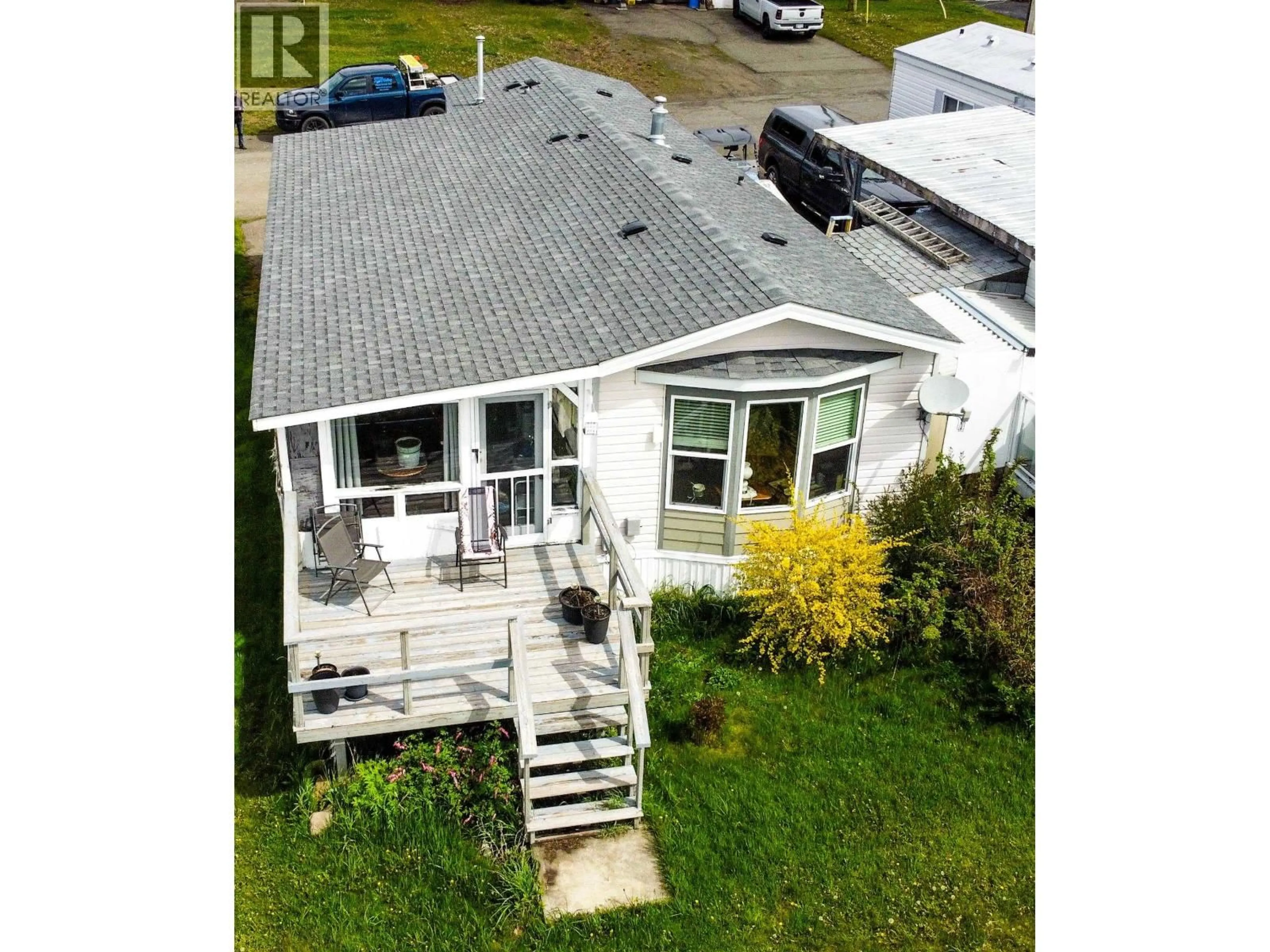 A pic from outside/outdoor area/front of a property/back of a property/a pic from drone, unknown for 5-3728 S CARIBOO HIGHWAY, Lac La Hache British Columbia V0K1T1