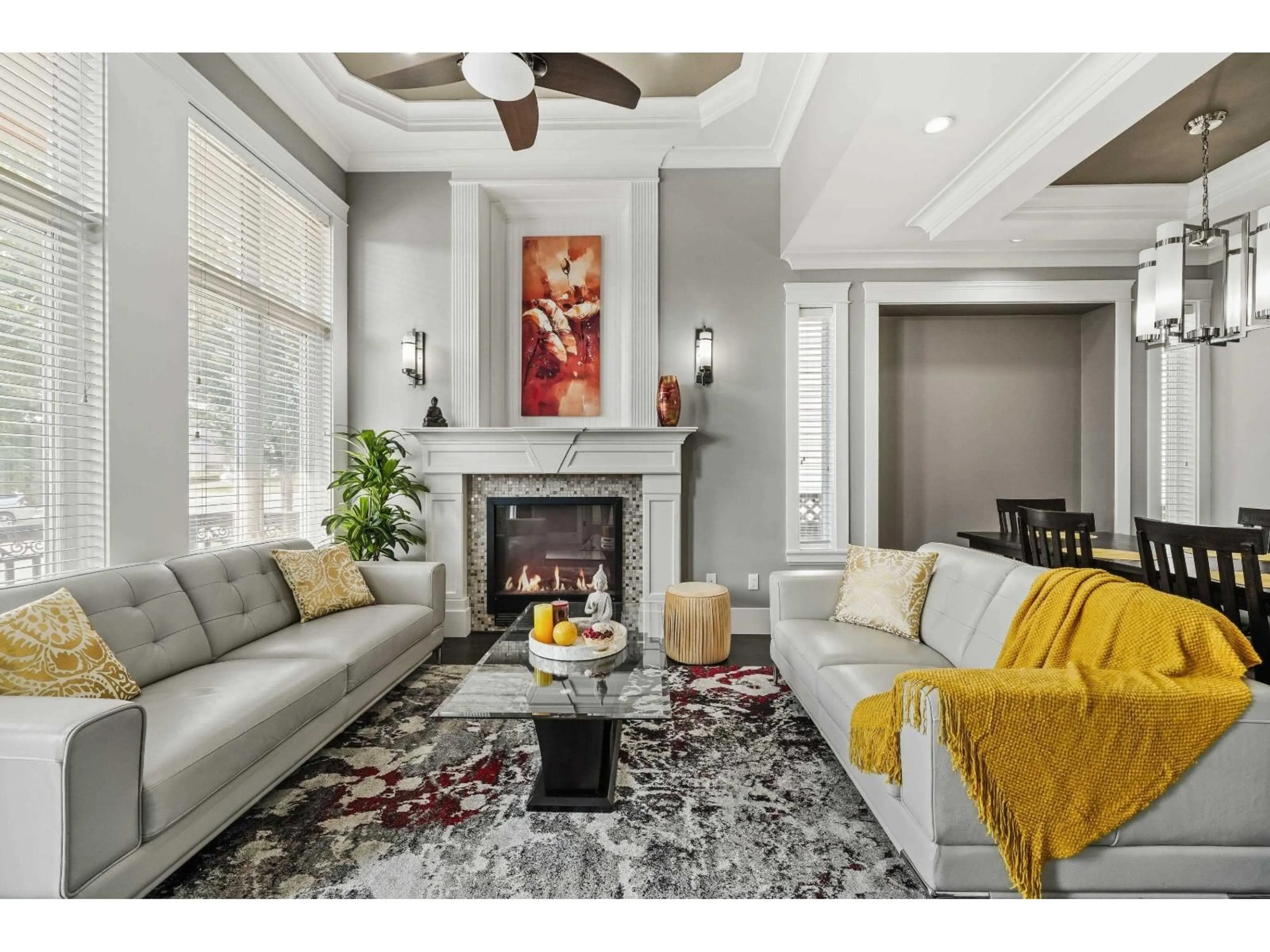Living room with furniture, unknown for 15913 92, Surrey British Columbia V4N3A9