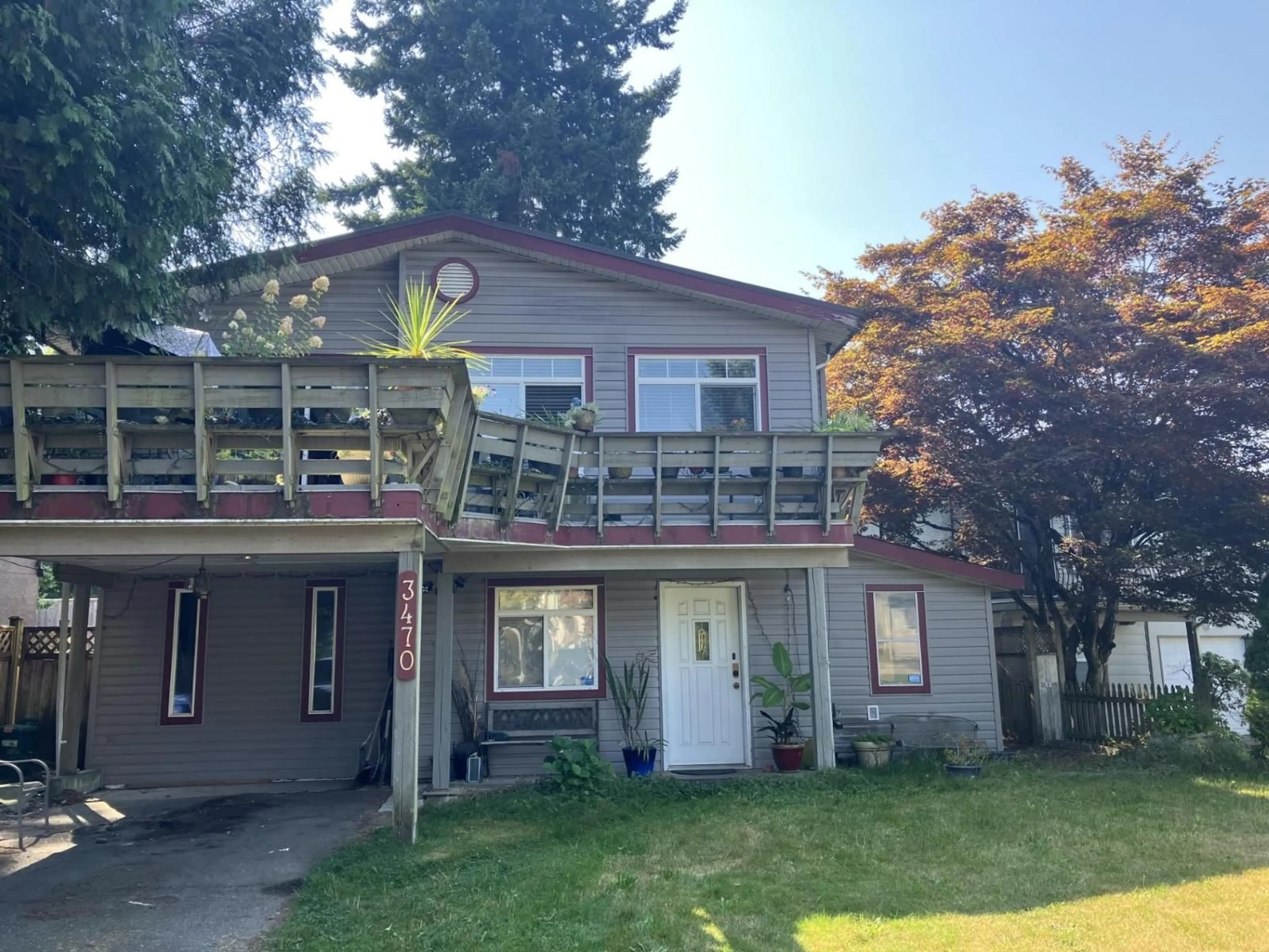 Home with vinyl exterior material, unknown for 3470 JUNIPER, Abbotsford British Columbia V2S7R1