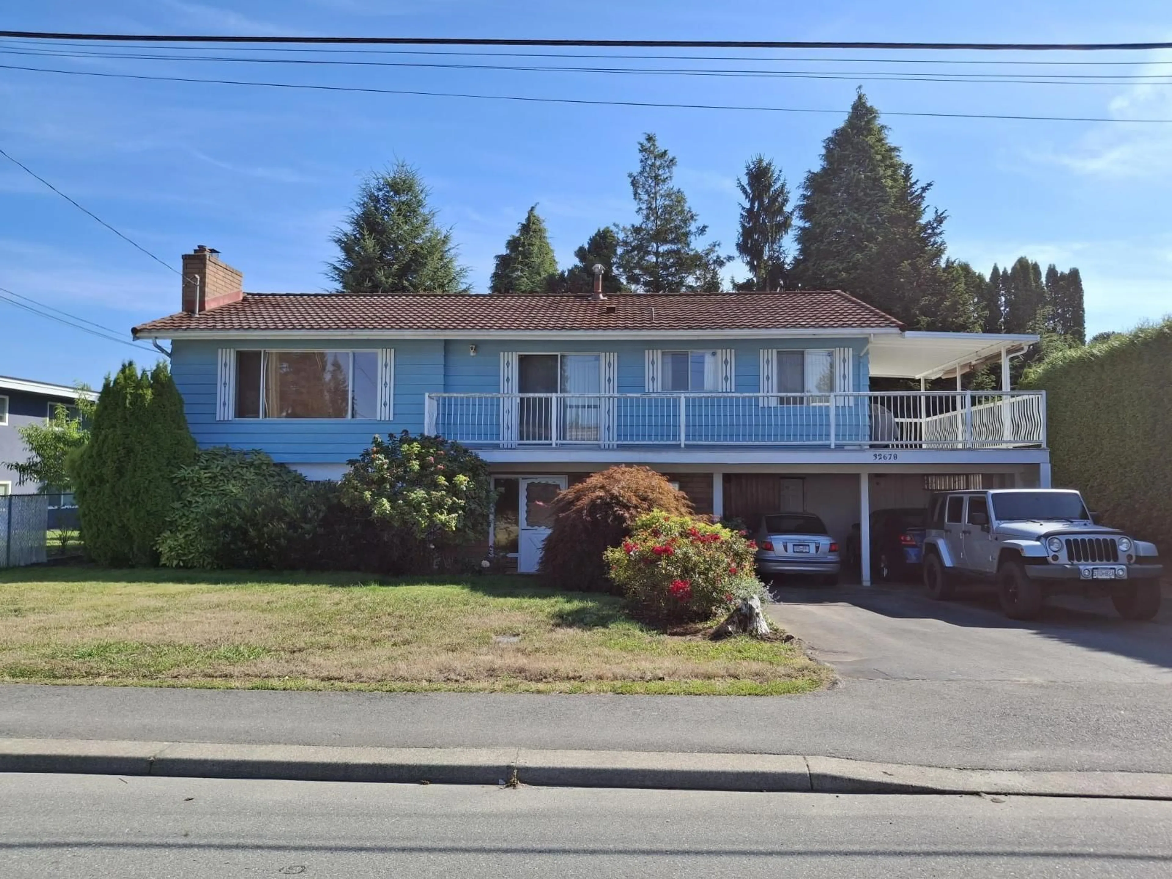 Home with vinyl exterior material, street for 32678 BEVAN, Abbotsford British Columbia V2T1G6