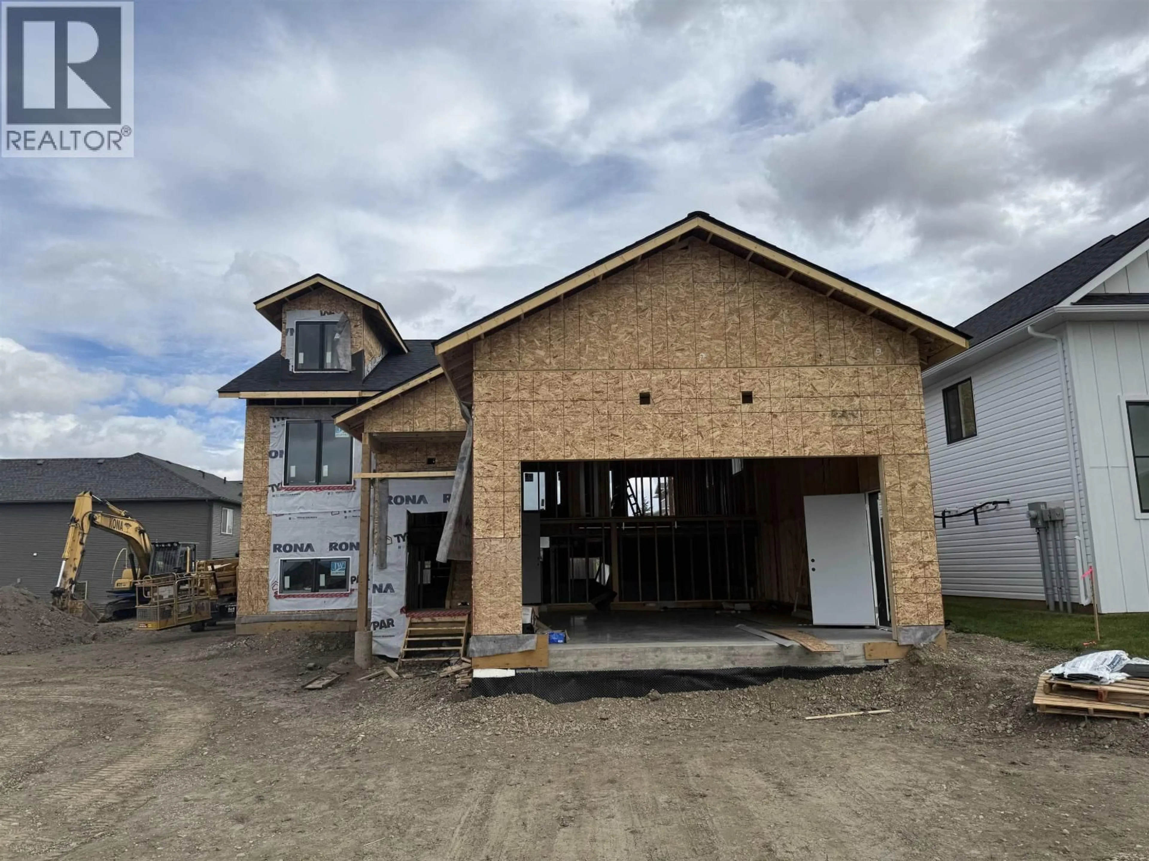 Home with vinyl exterior material, building for 11607 102A STREET, Fort St. John British Columbia V1J0P8