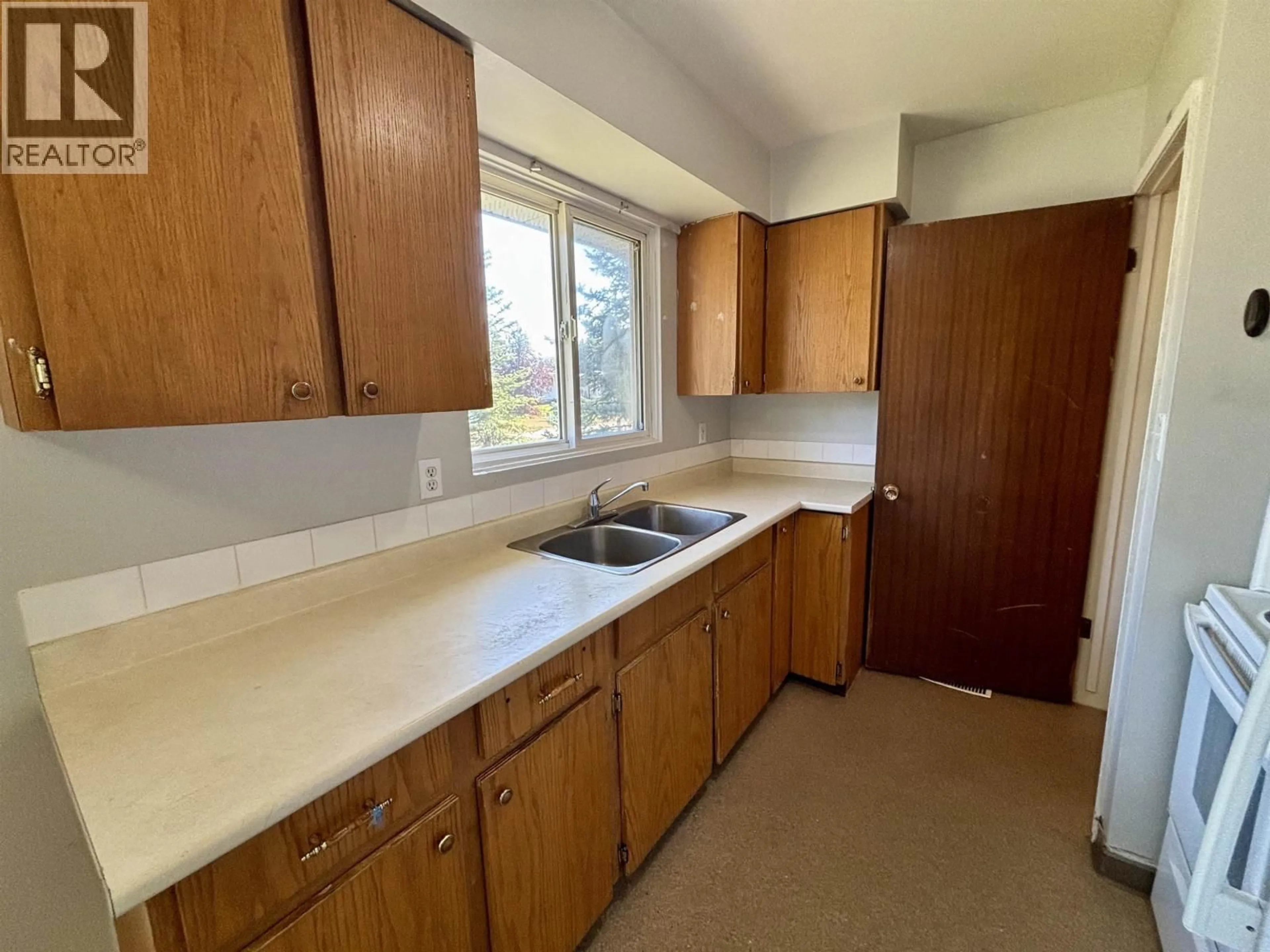 Standard kitchen, unknown for 1585 PEARSON AVENUE, Prince George British Columbia V2L4K7