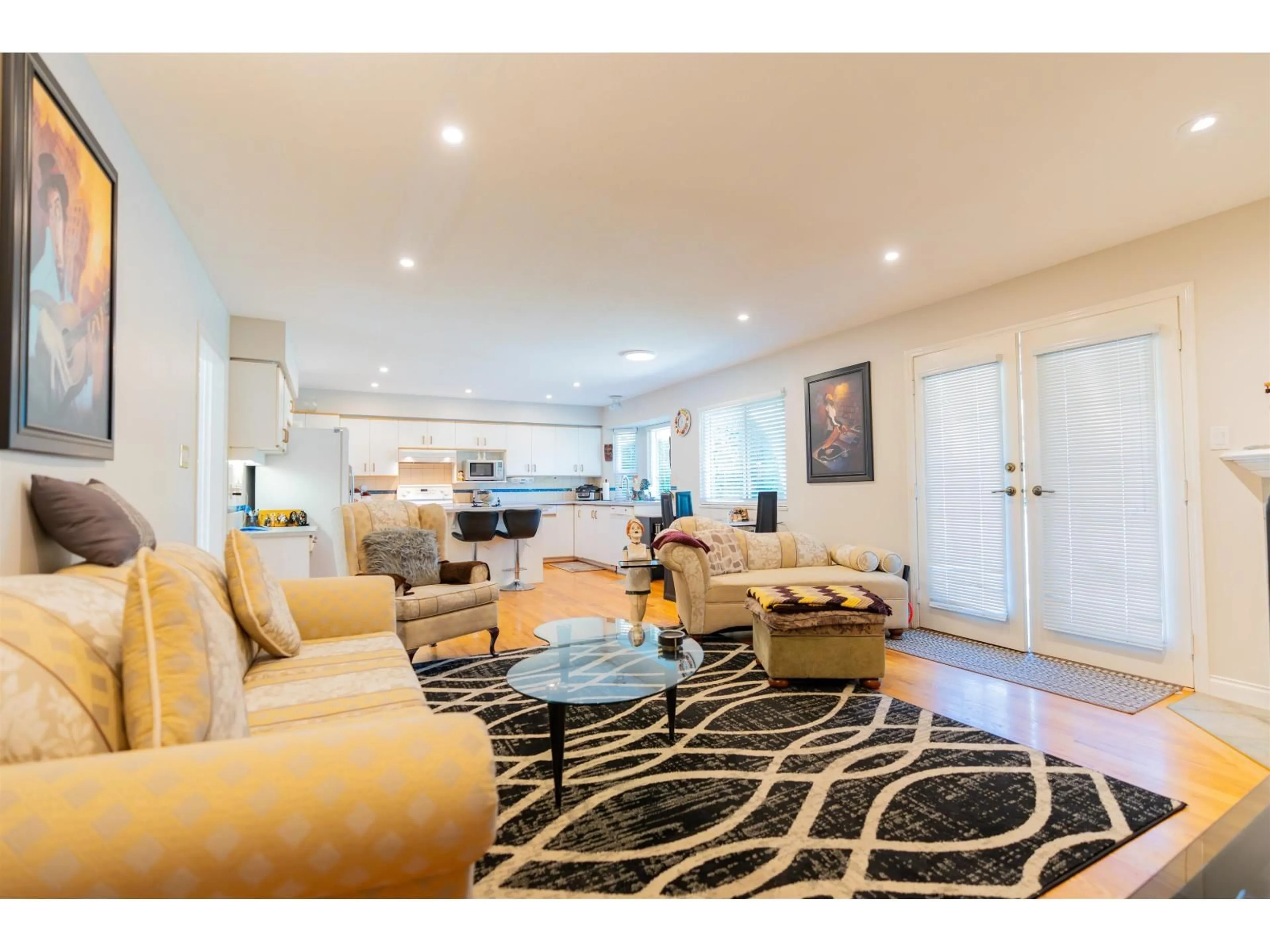 Living room with furniture, unknown for 107 - 6109 BOUNDARY WEST, Surrey British Columbia V3X2A4
