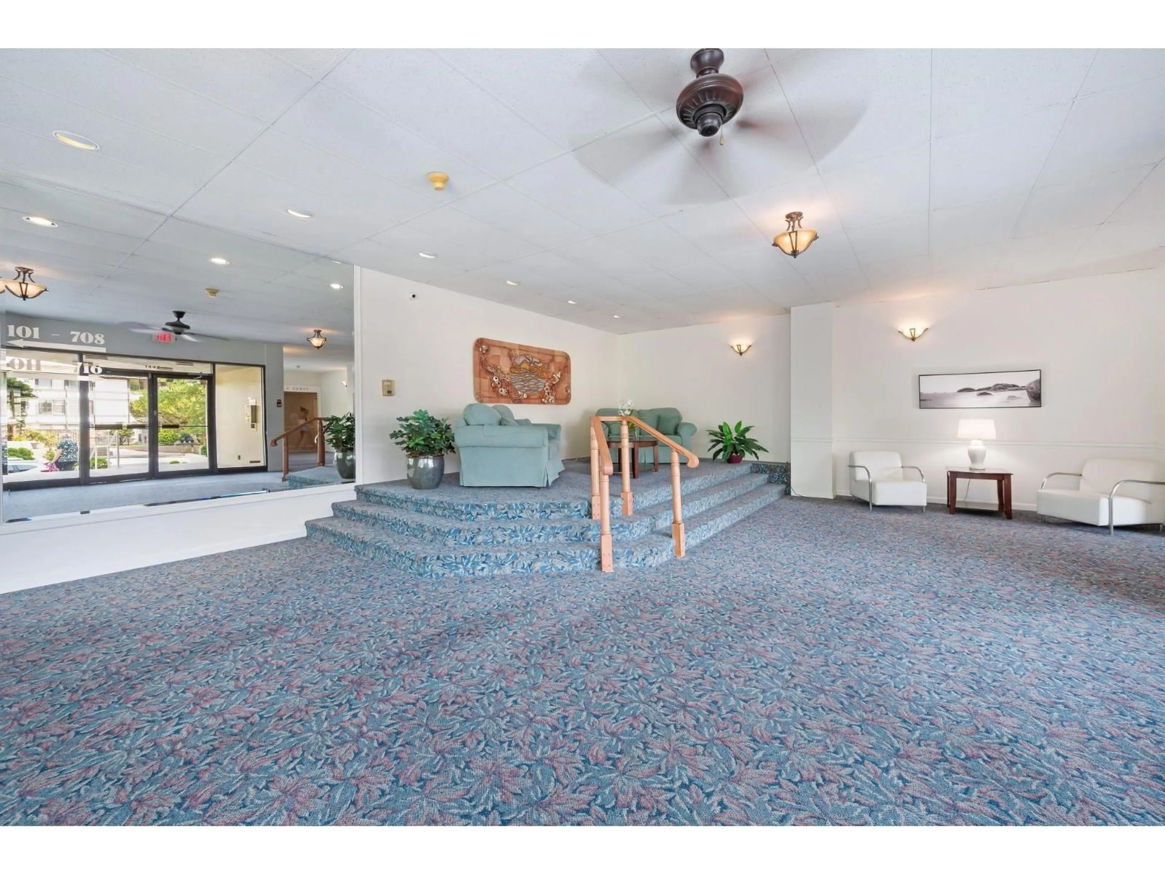 Indoor foyer for 301 - 1442 FOSTER, White Rock British Columbia V4B3X7