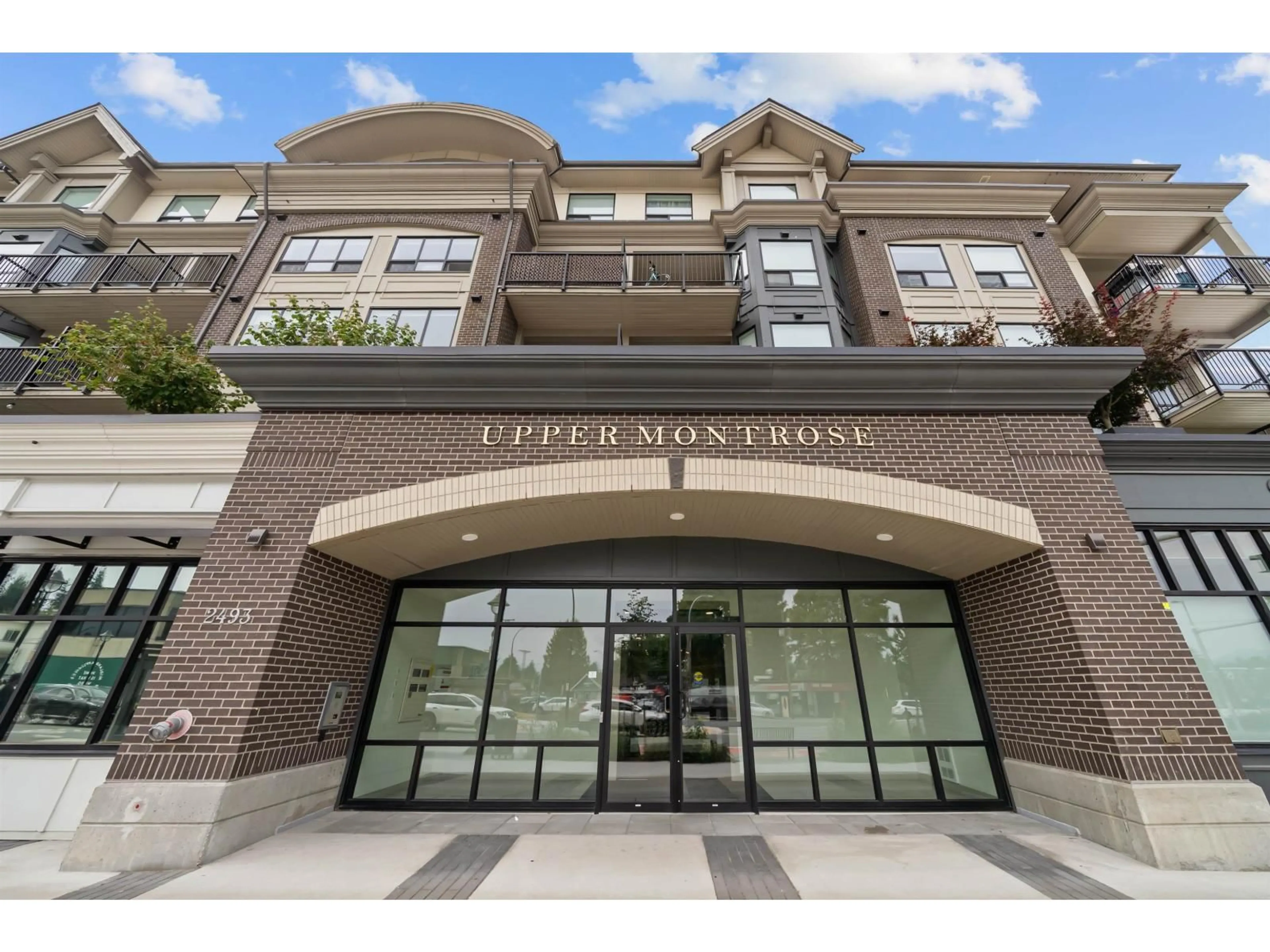 Indoor foyer for 318 - 2493 MONTROSE, Abbotsford British Columbia V2S0L4