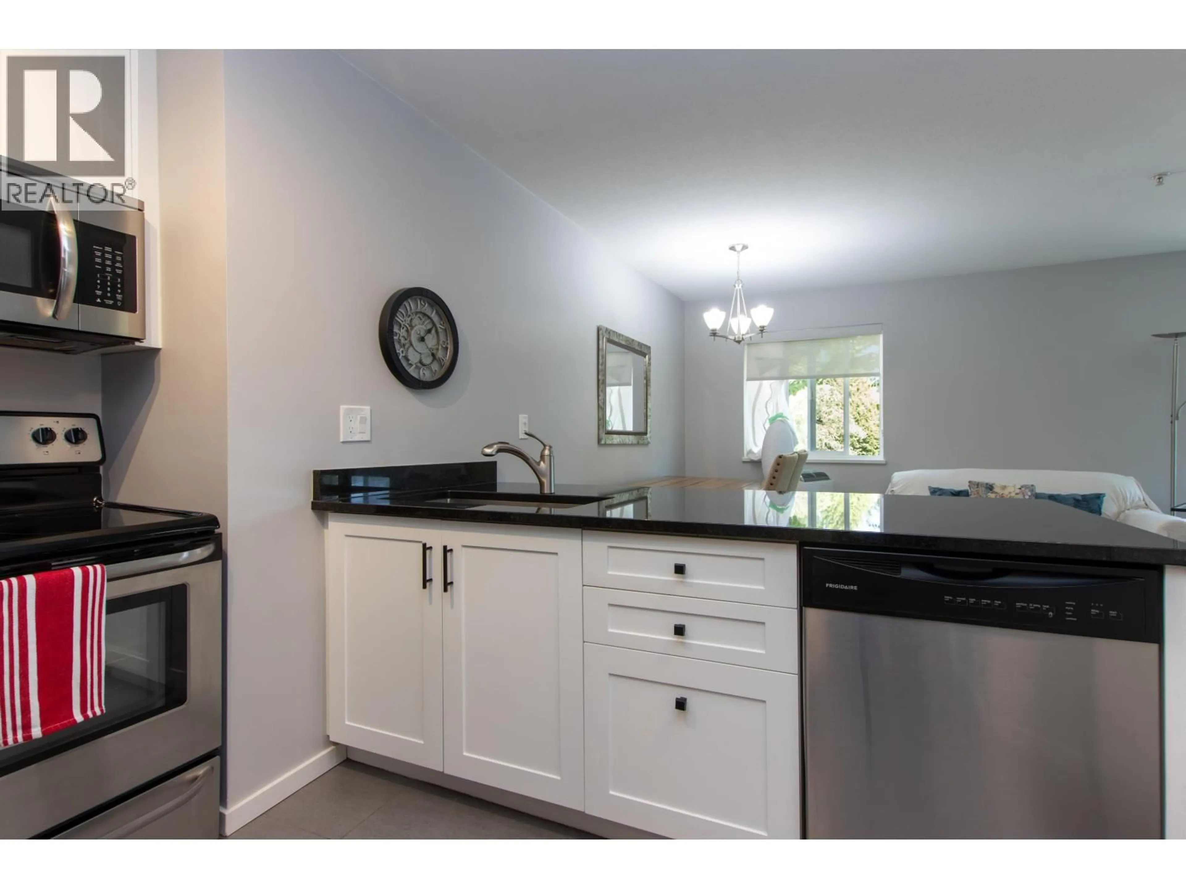 Standard kitchen, ceramic/tile floor for C211 - 40140 WILLOW CRESCENT, Squamish British Columbia V8B0M1