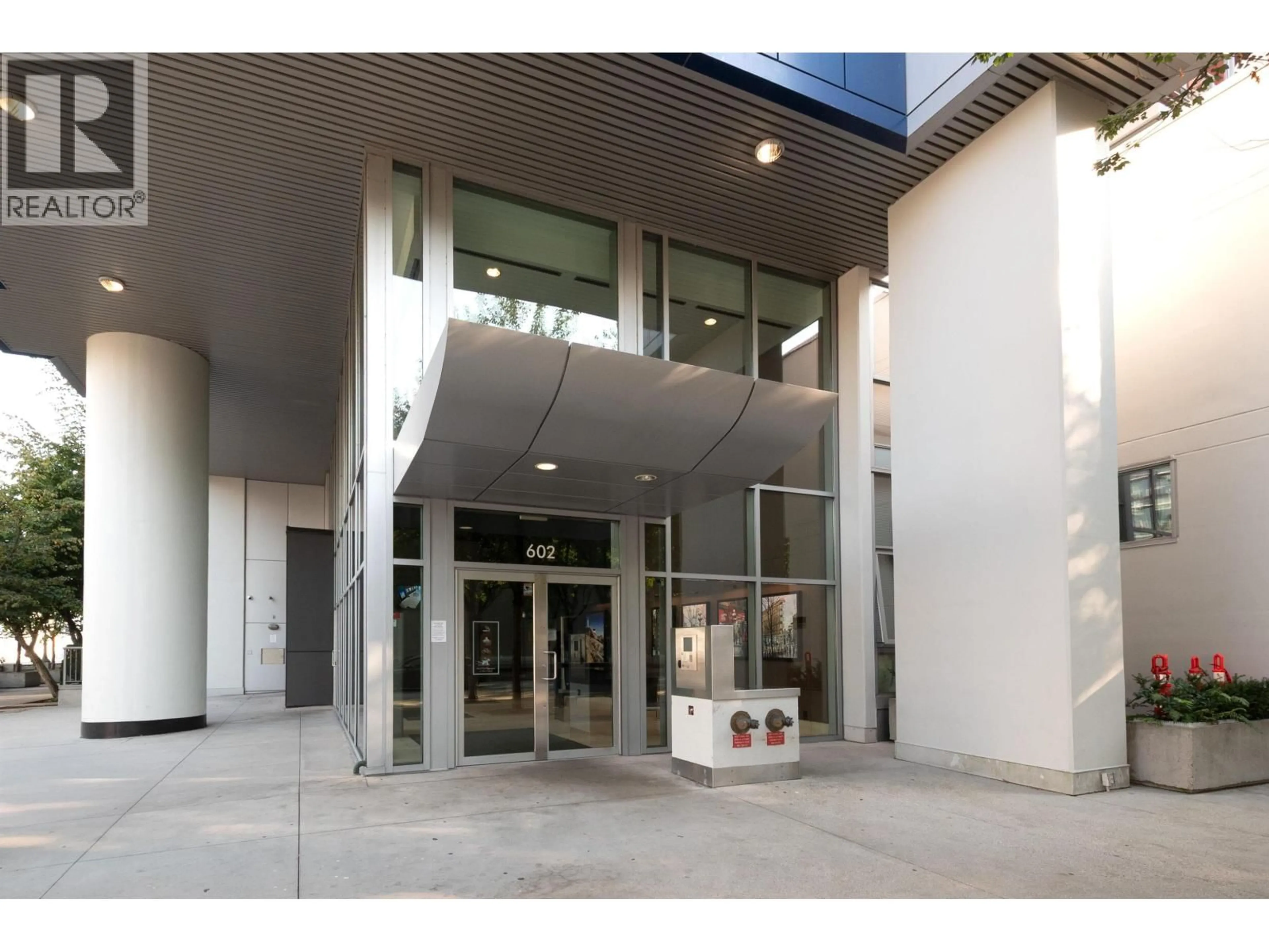 Indoor foyer for 1001 - 602 CITADEL PARADE, Vancouver British Columbia V6B1X2