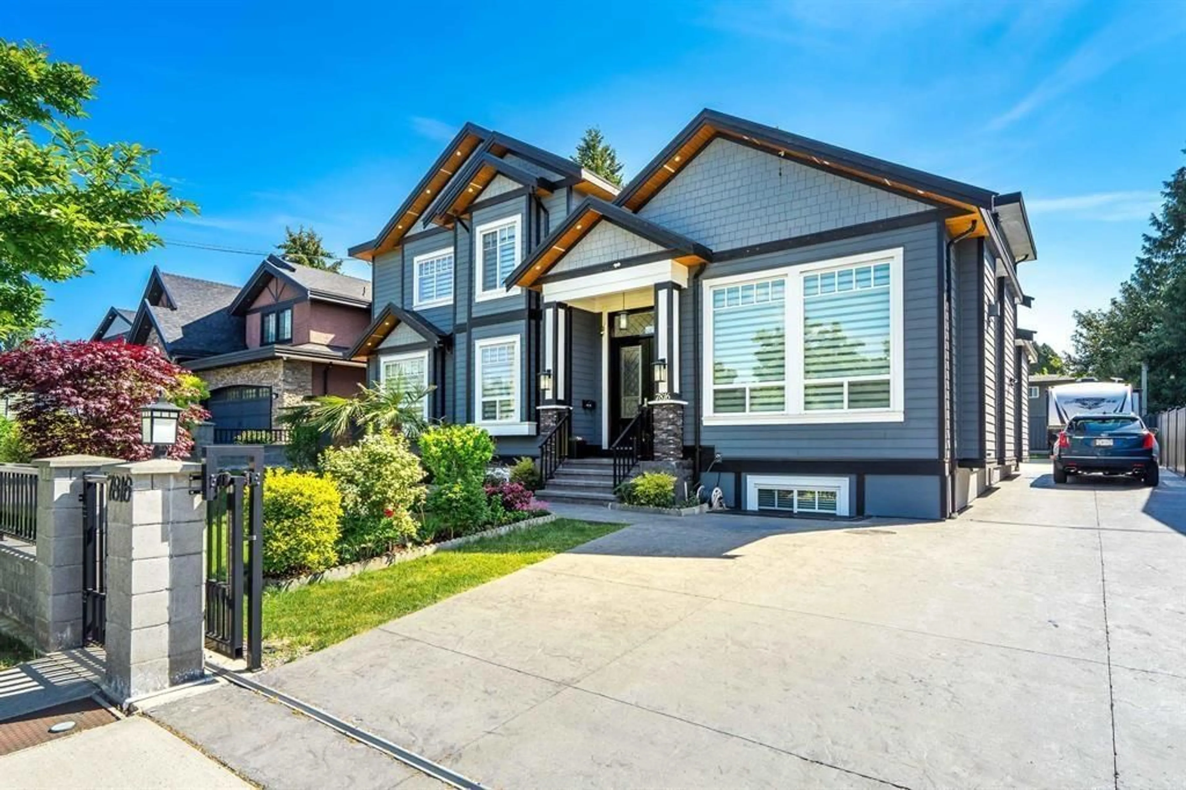 Home with vinyl exterior material, street for 7816 116, Delta British Columbia V4C5T8