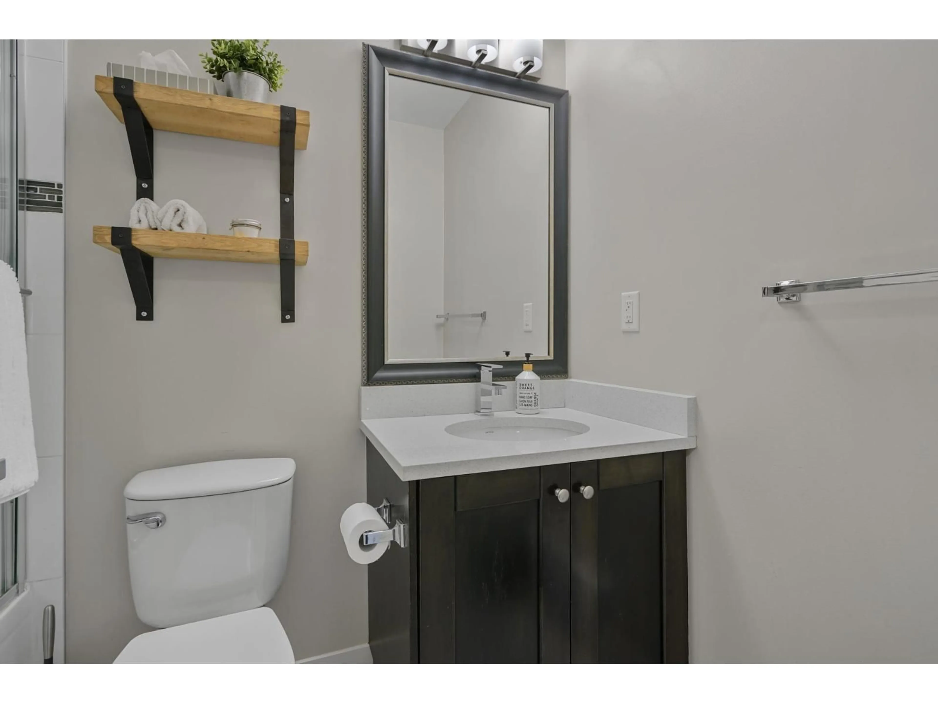 Standard bathroom, unknown for 16 - 2950 LEFEUVRE, Abbotsford British Columbia V4X0B2