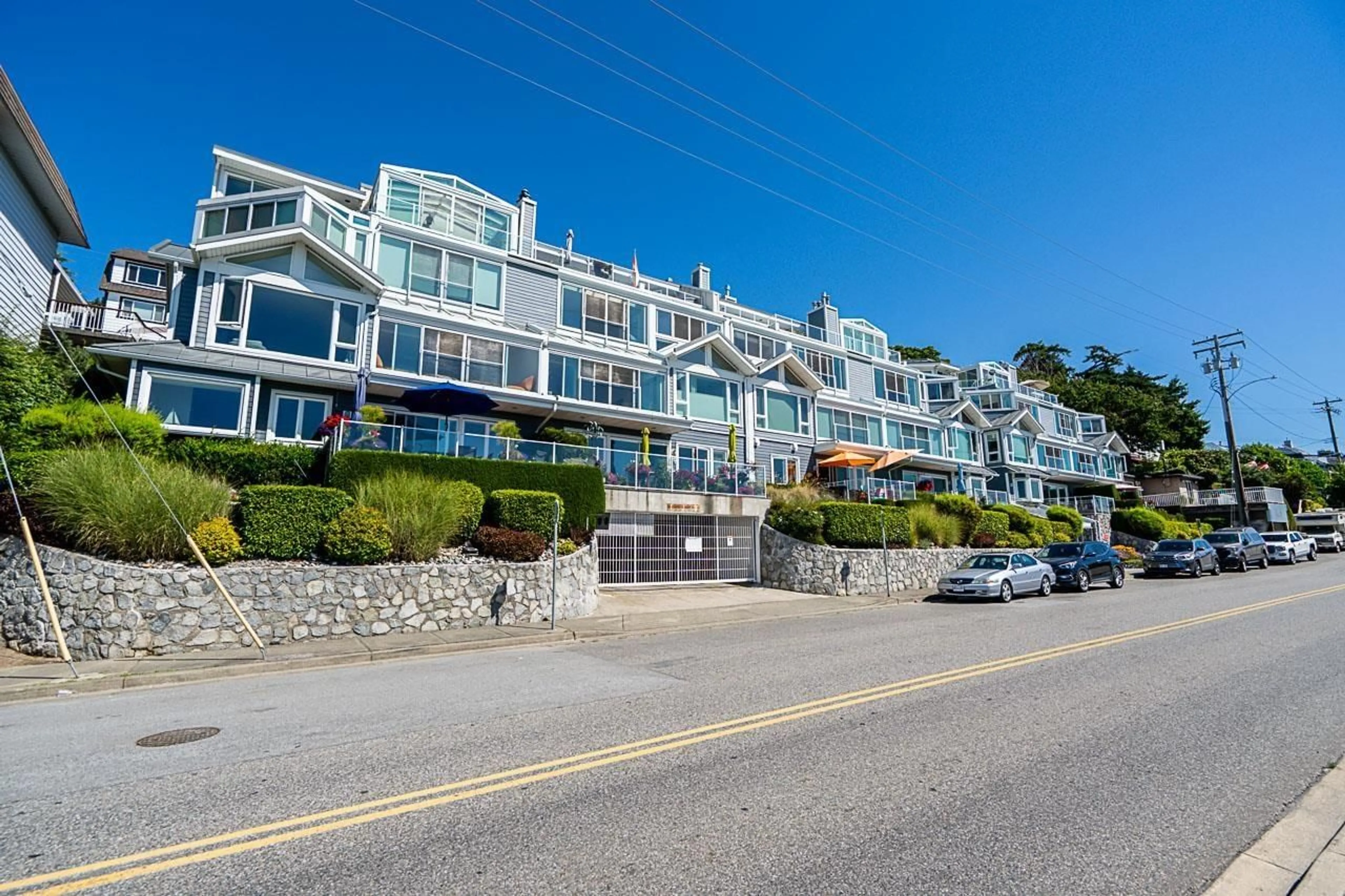 A pic from outside/outdoor area/front of a property/back of a property/a pic from drone, street for 303 - 15165 MARINE, White Rock British Columbia V4B1C5