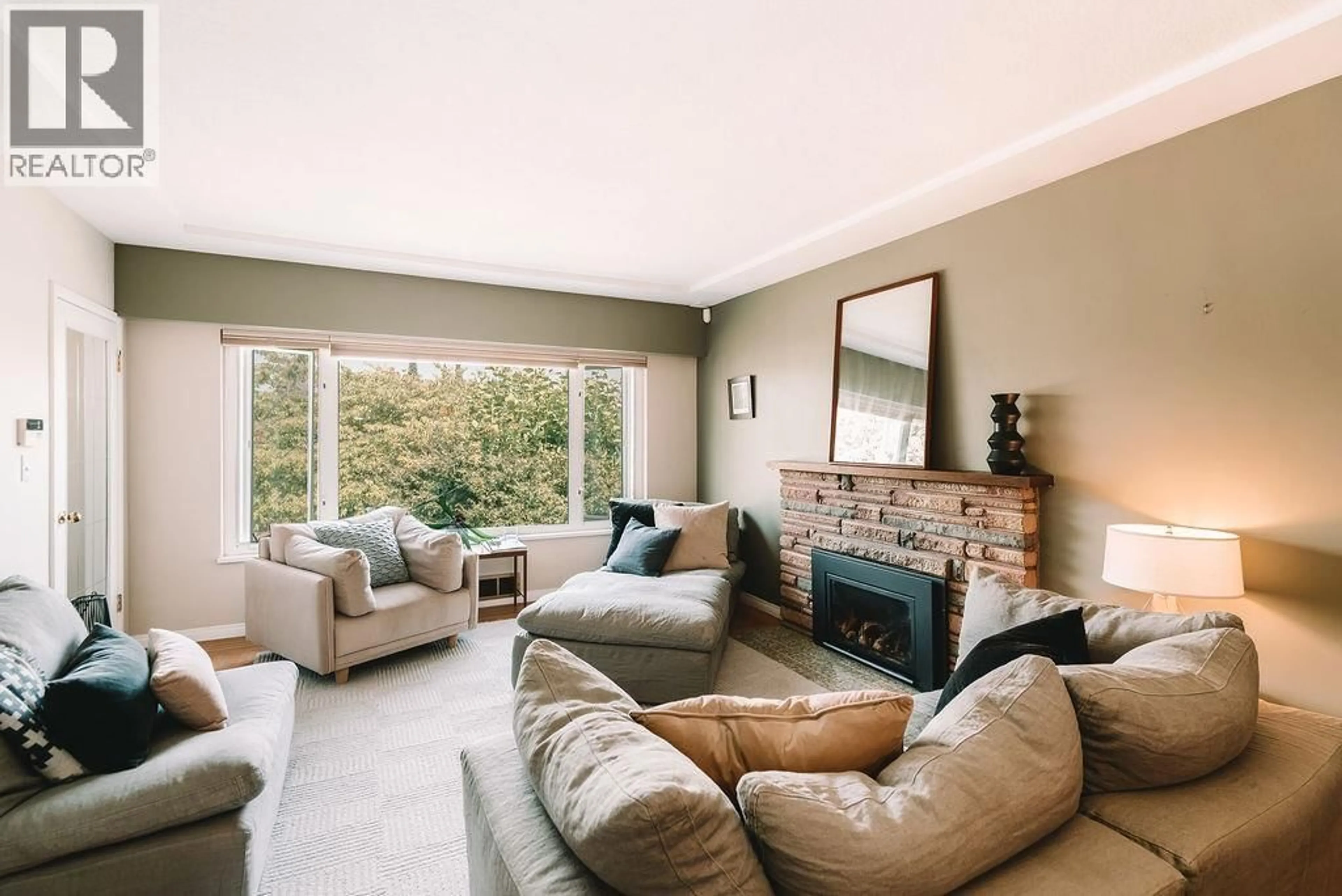 Living room with furniture, unknown for 440 34TH AVENUE, Vancouver British Columbia V5W1A3