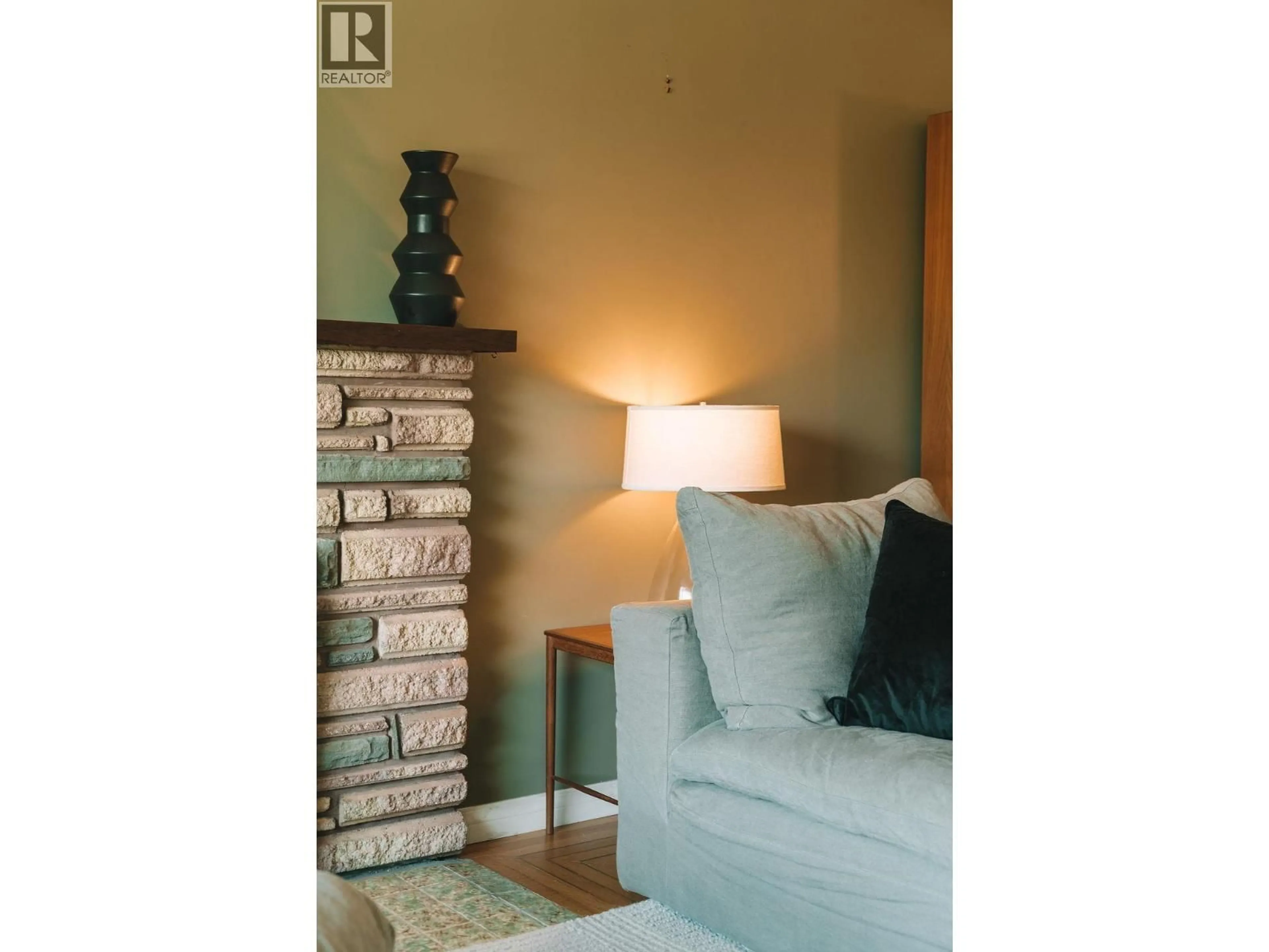 Living room with furniture, unknown for 440 34TH AVENUE, Vancouver British Columbia V5W1A3