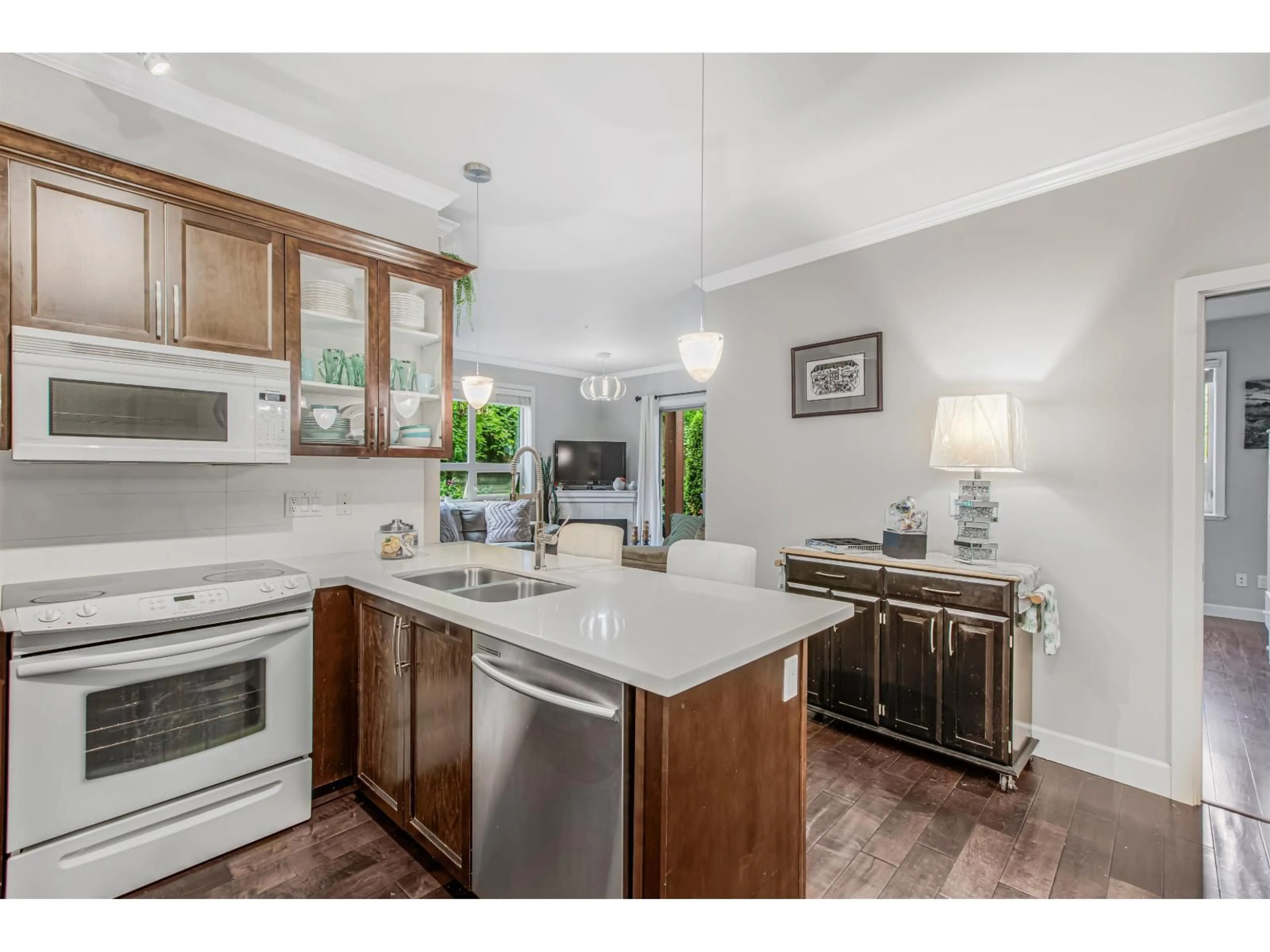 Open concept kitchen, unknown for 105 - 15268 18 AVENUE, Surrey British Columbia V4A1W8