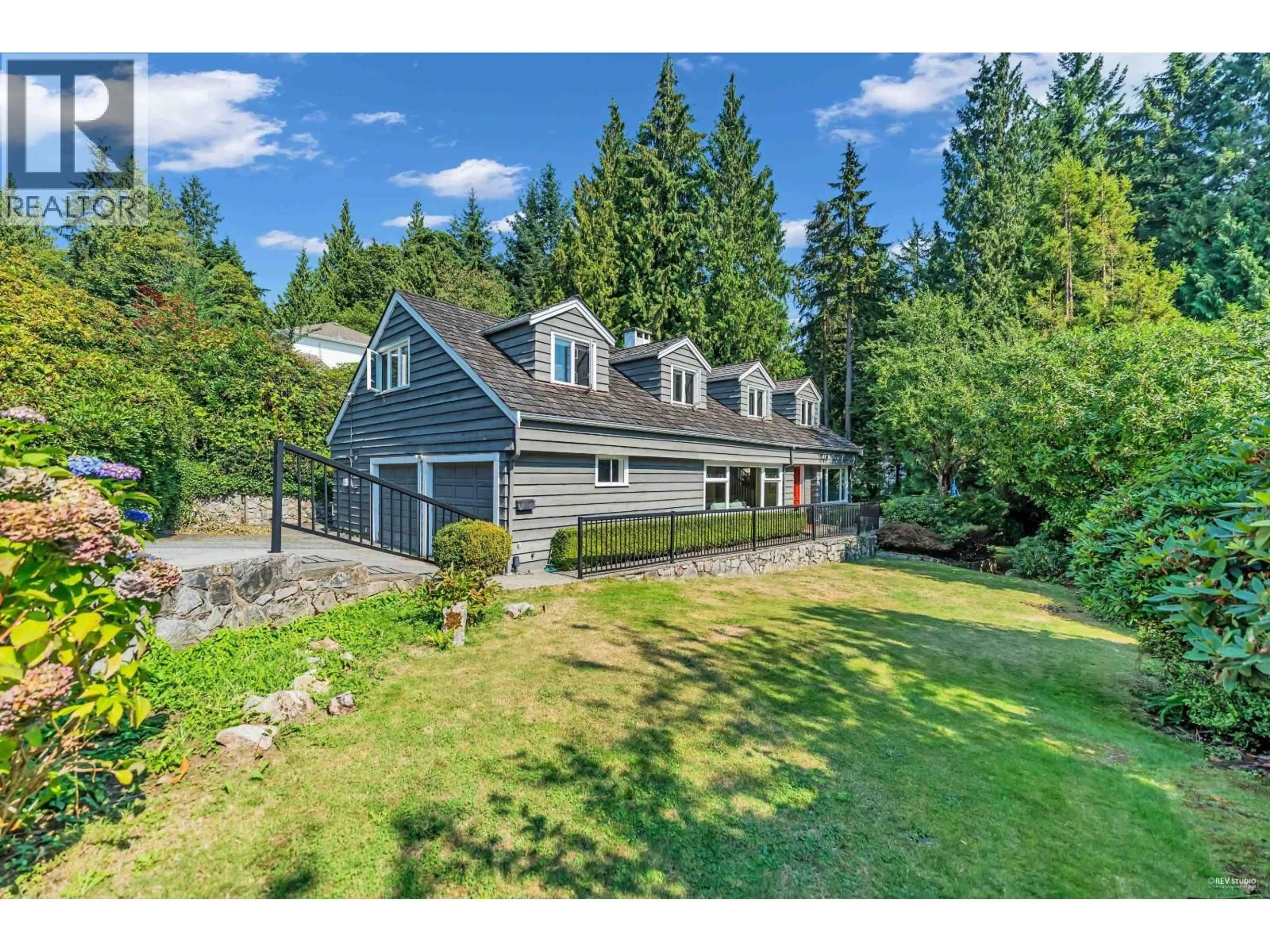 A pic from outside/outdoor area/front of a property/back of a property/a pic from drone, mountain view for 4442 REGENCY PLACE, West Vancouver British Columbia V7W1B9