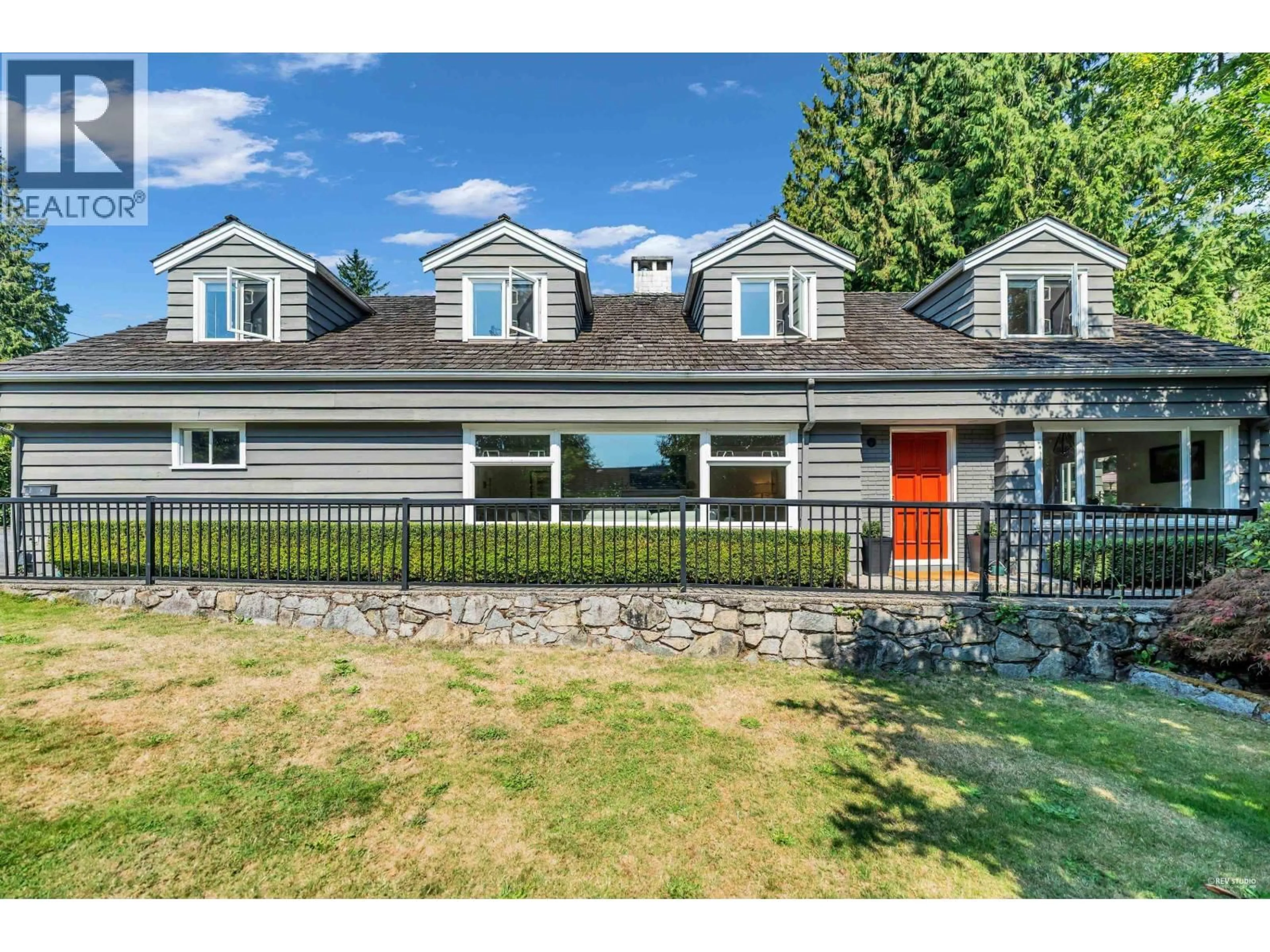 Home with vinyl exterior material, unknown for 4442 REGENCY PLACE, West Vancouver British Columbia V7W1B9