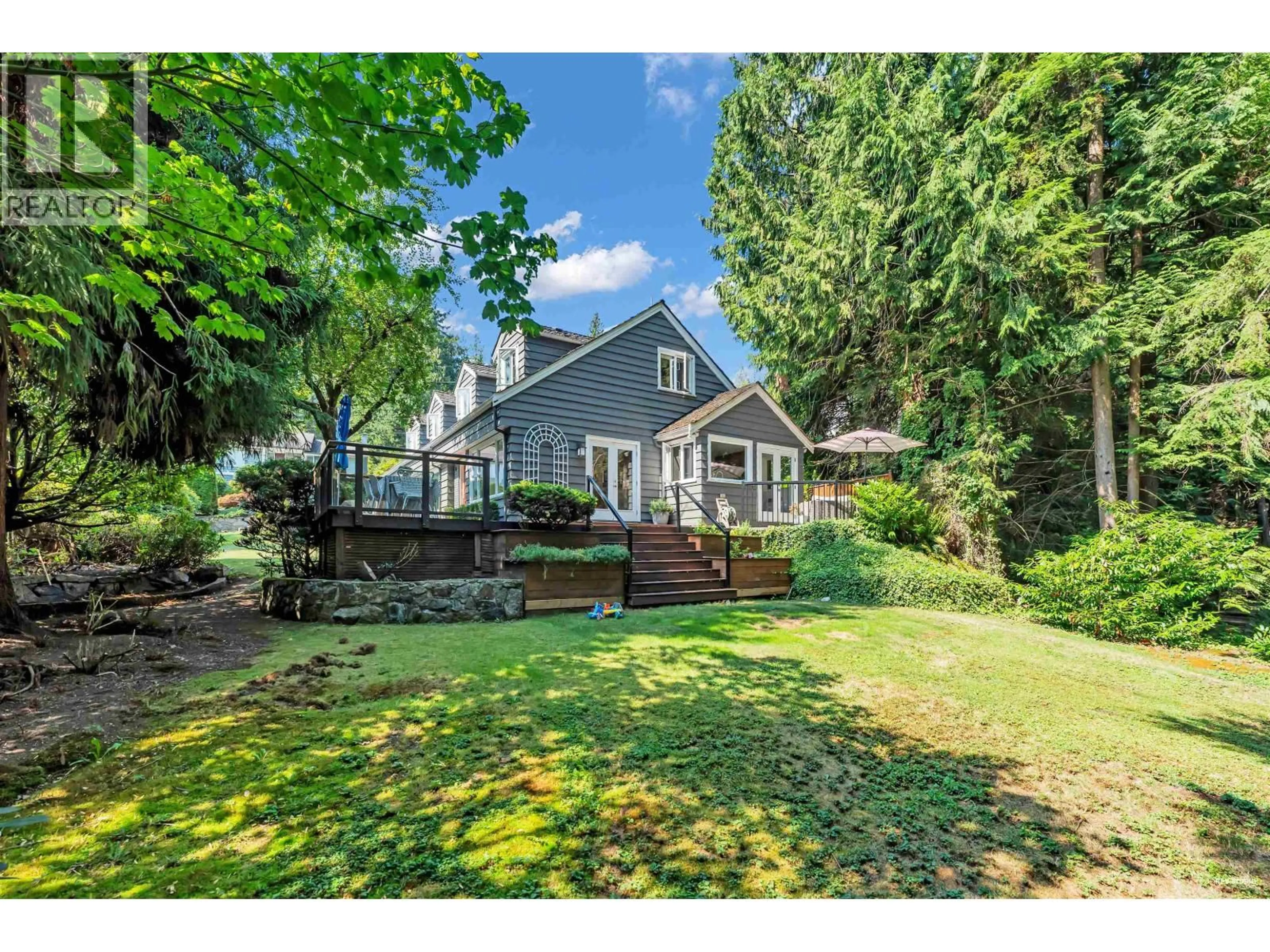A pic from outside/outdoor area/front of a property/back of a property/a pic from drone, street for 4442 REGENCY PLACE, West Vancouver British Columbia V7W1B9