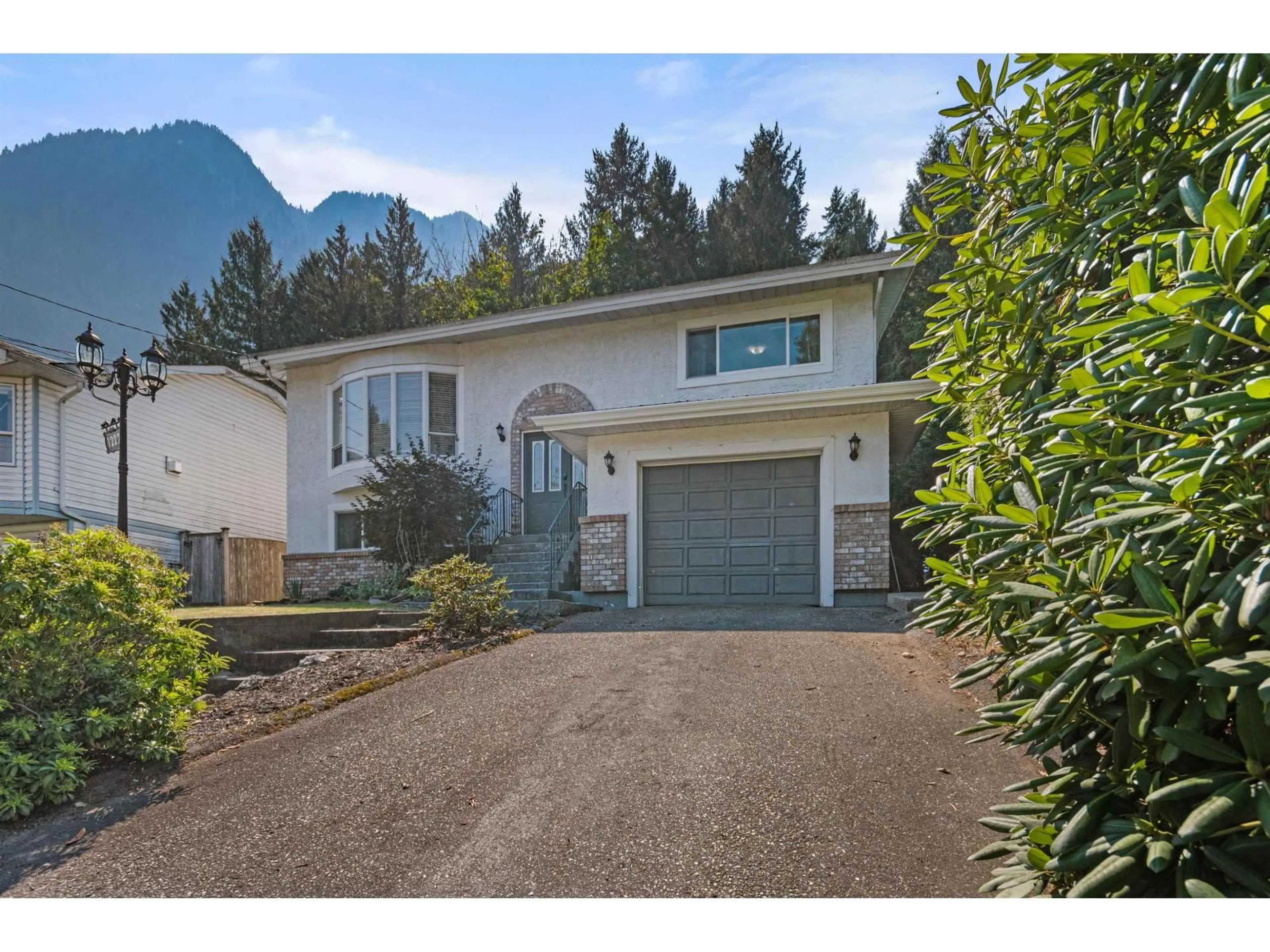 A pic from outside/outdoor area/front of a property/back of a property/a pic from drone, mountain view for 1222 RYDER STREET, Hope British Columbia V0X1L4