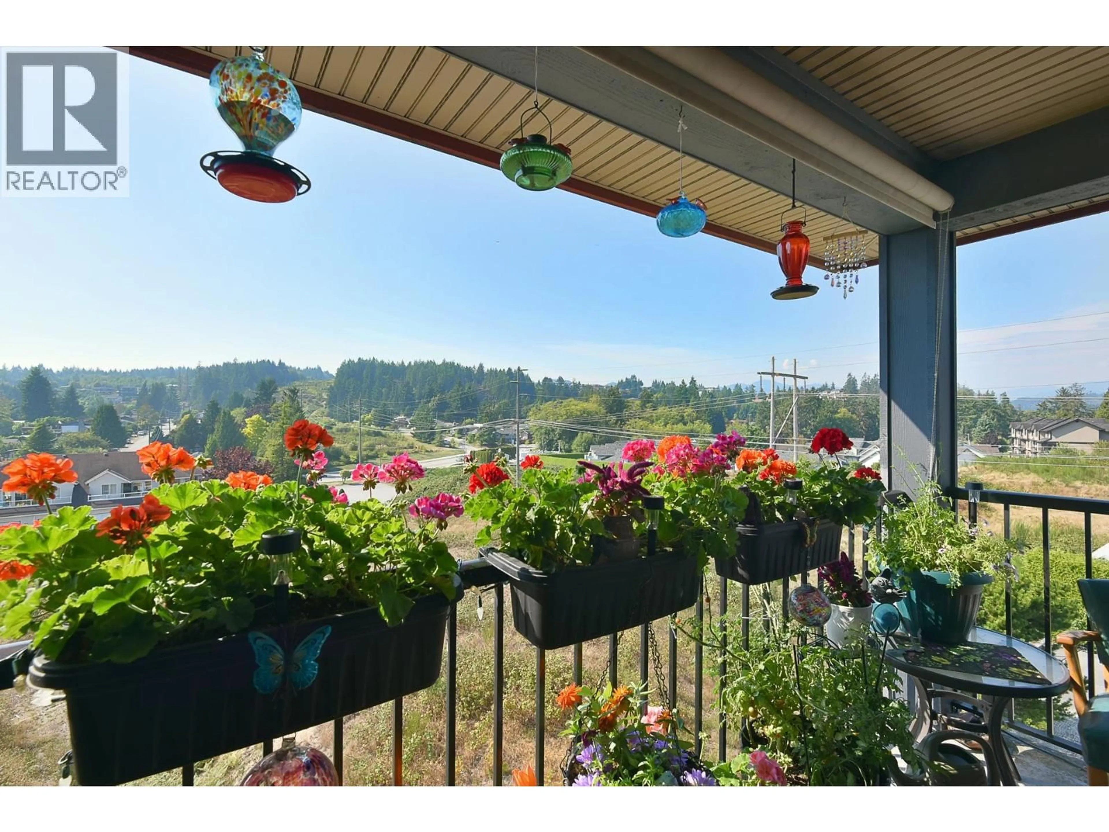 Patio, water/lake/river/ocean view for 408 - 5631 INLET AVENUE, Sechelt British Columbia V7Z0J1