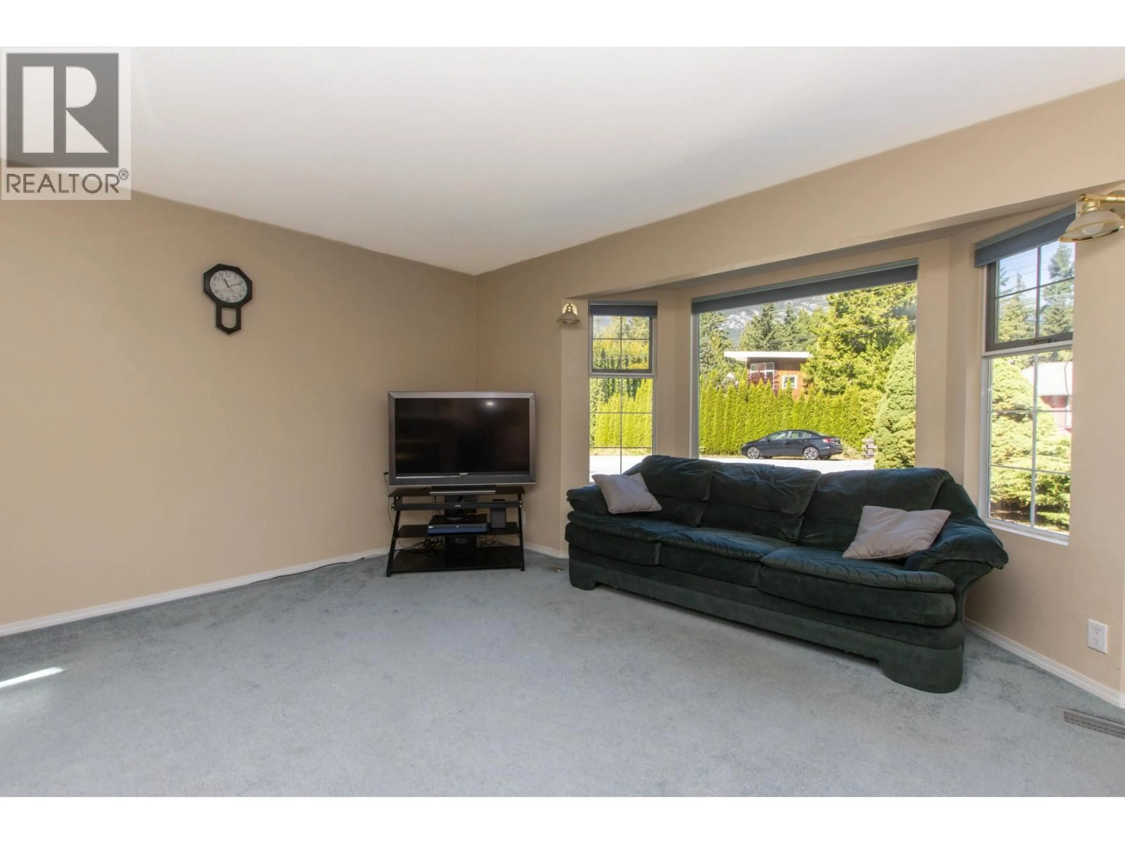 Living room with furniture, unknown for 38258 NORTHRIDGE DRIVE, Squamish British Columbia V8B0A6