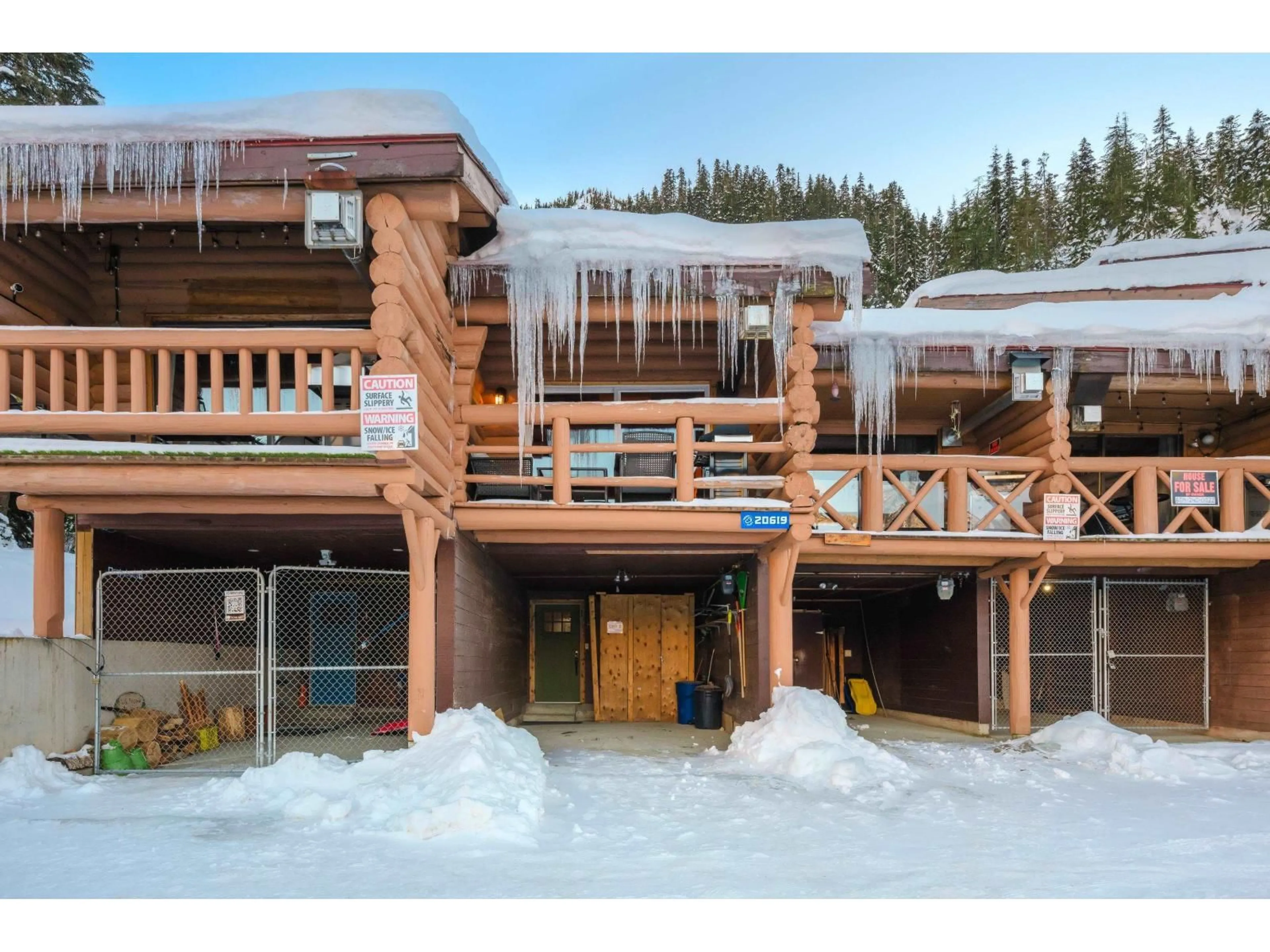 Indoor foyer for 2 - 20619 EDELWEISS, Agassiz British Columbia V0M1A1