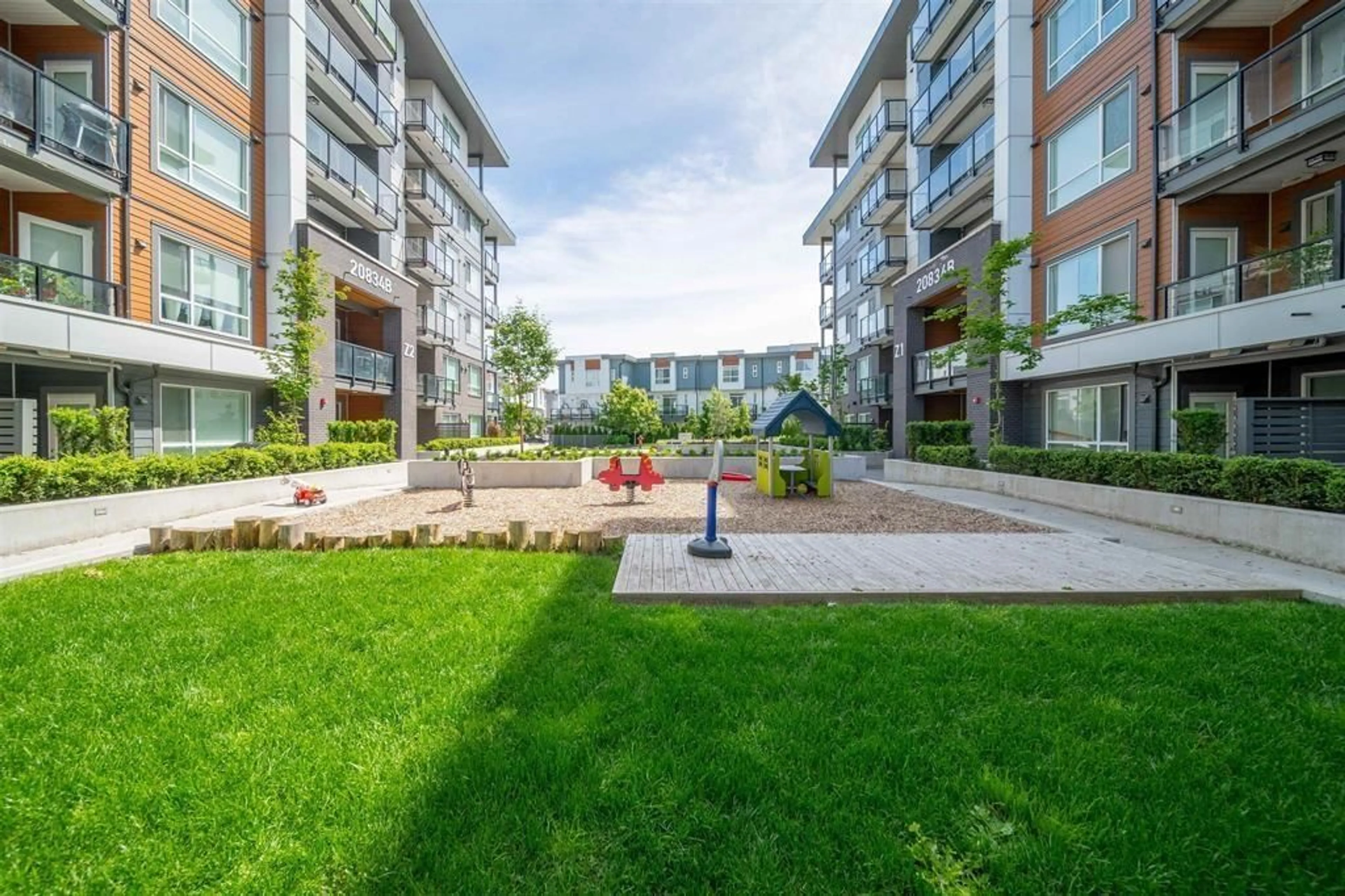 Patio, unknown for B503 - 20834 80, Langley British Columbia V2Y3M5