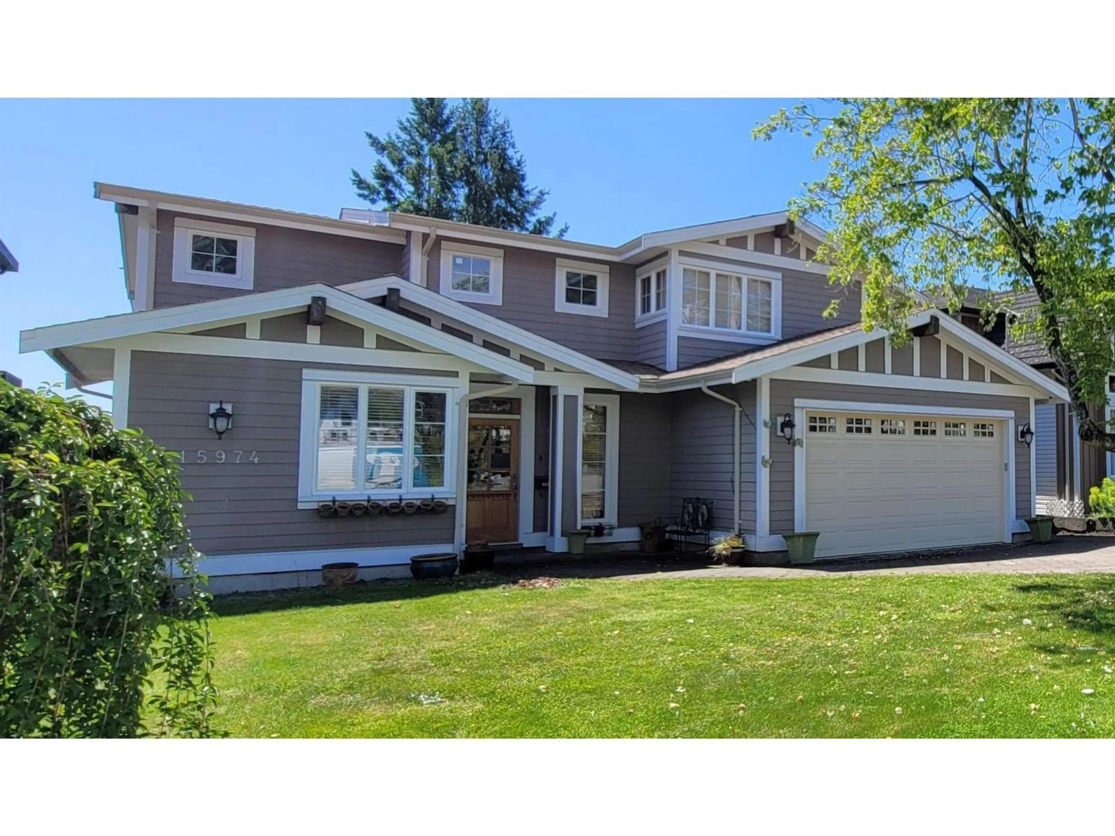 Home with vinyl exterior material, street for 15974 BUENA VISTA, White Rock British Columbia V4B2A5
