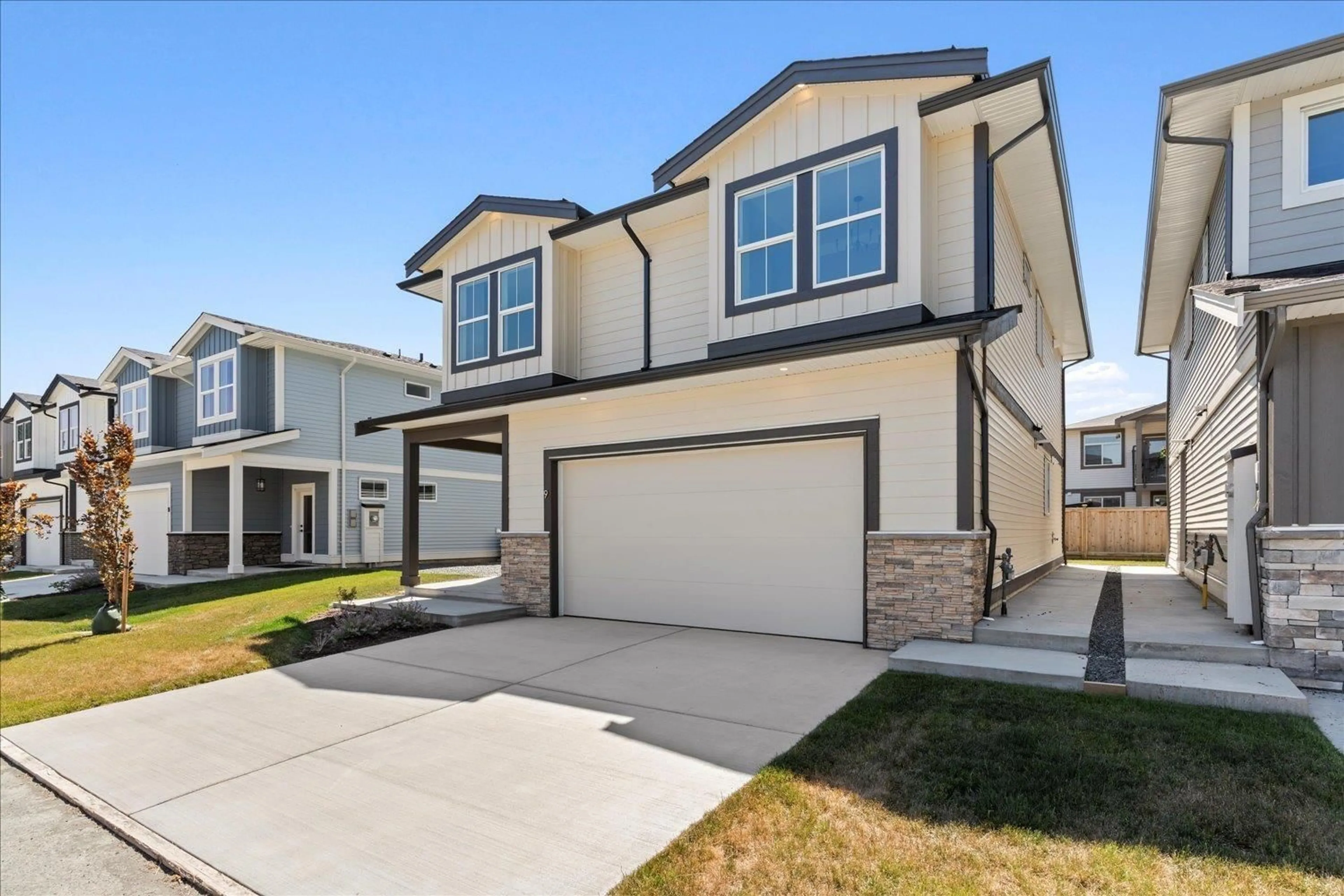 Home with vinyl exterior material, street for 9 - 46058 BONNY AVENUE, Chilliwack British Columbia V2P3H6