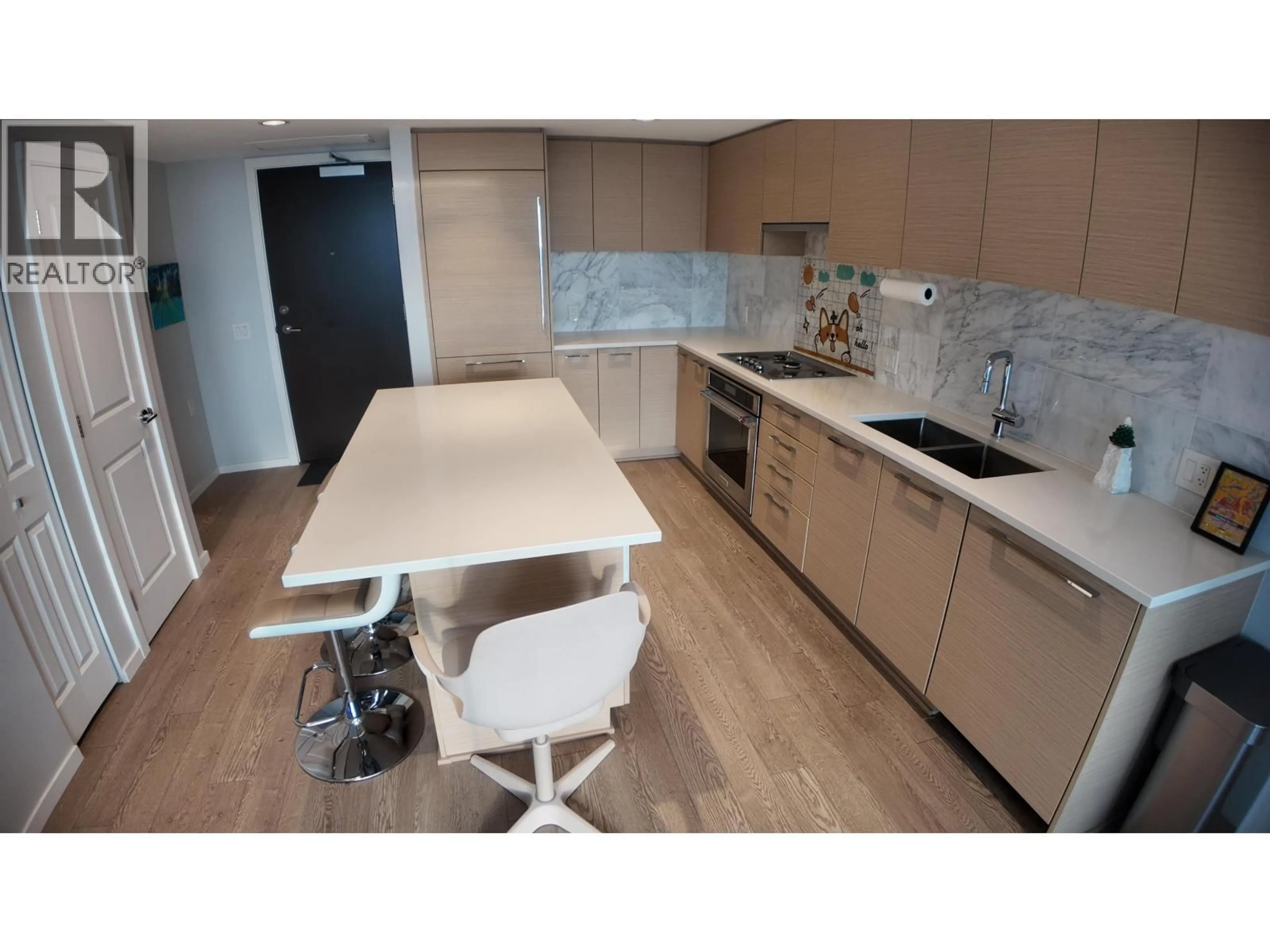 Standard kitchen, wood/laminate floor for 2702 - 6700 DUNBLANE AVENUE, Burnaby British Columbia V5H0J3