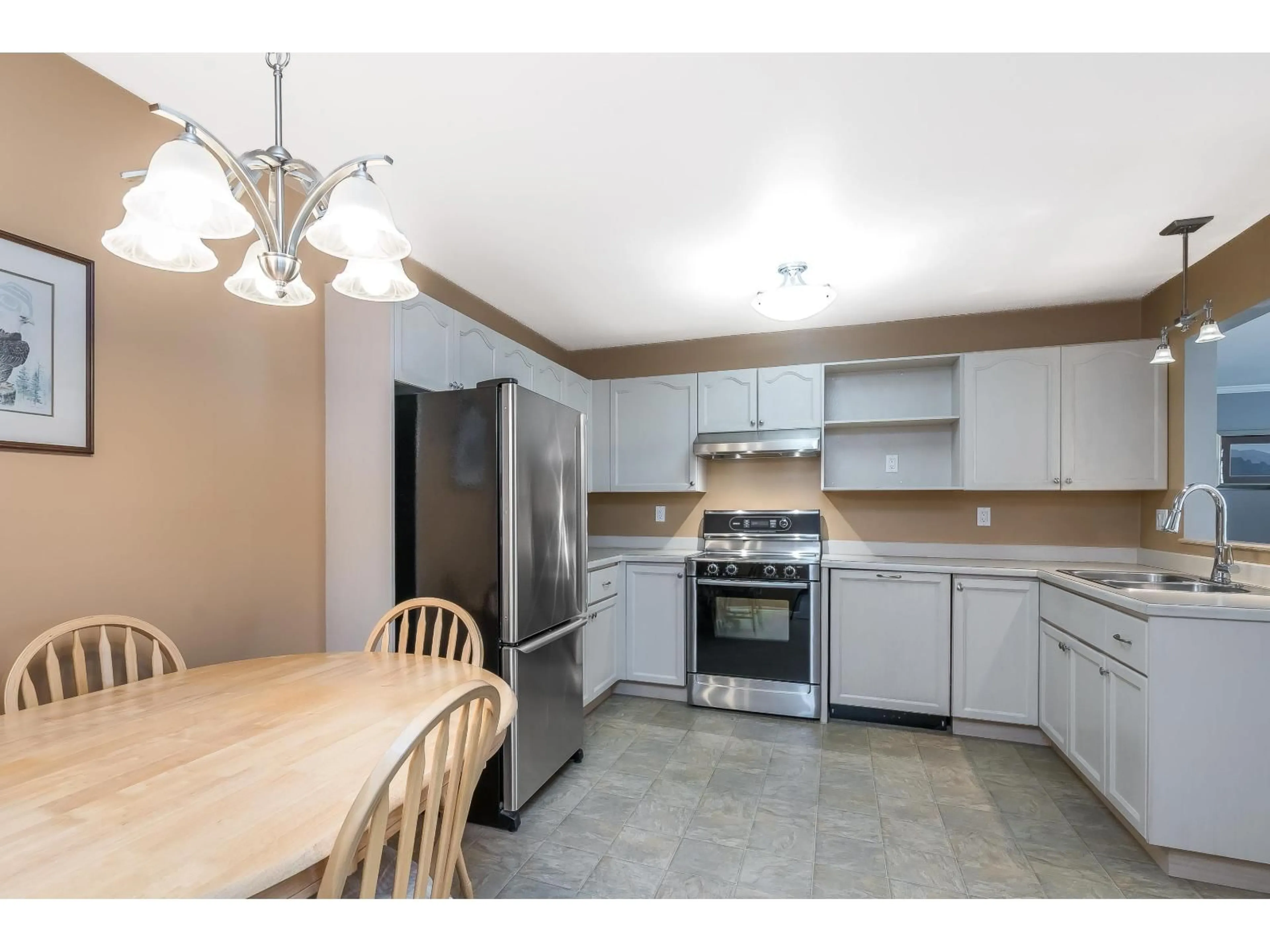 Open concept kitchen, unknown for 217 - 9299 121, Surrey British Columbia V3V7X8