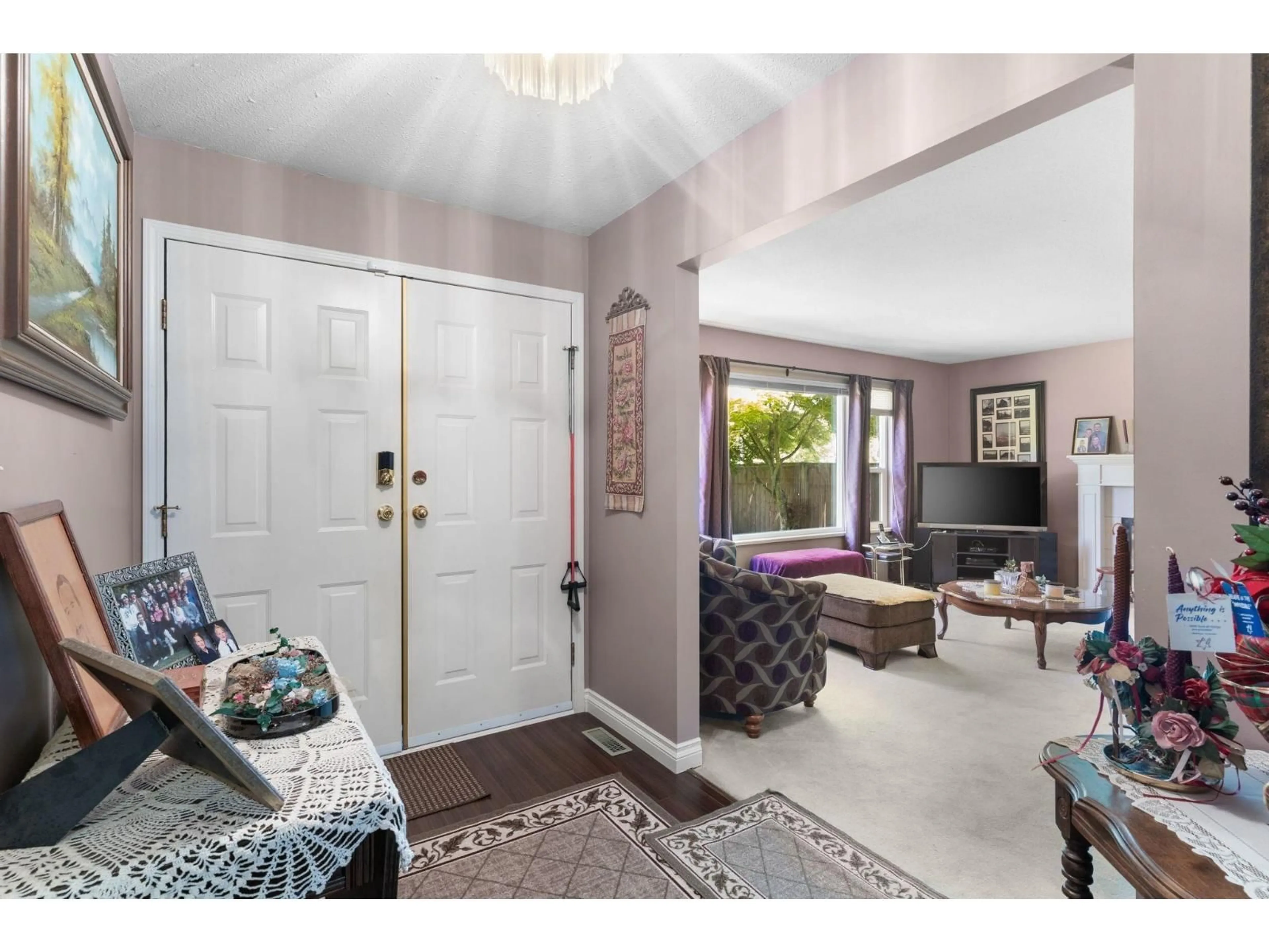 Indoor entryway for 18768 64, Surrey British Columbia V3S7T9