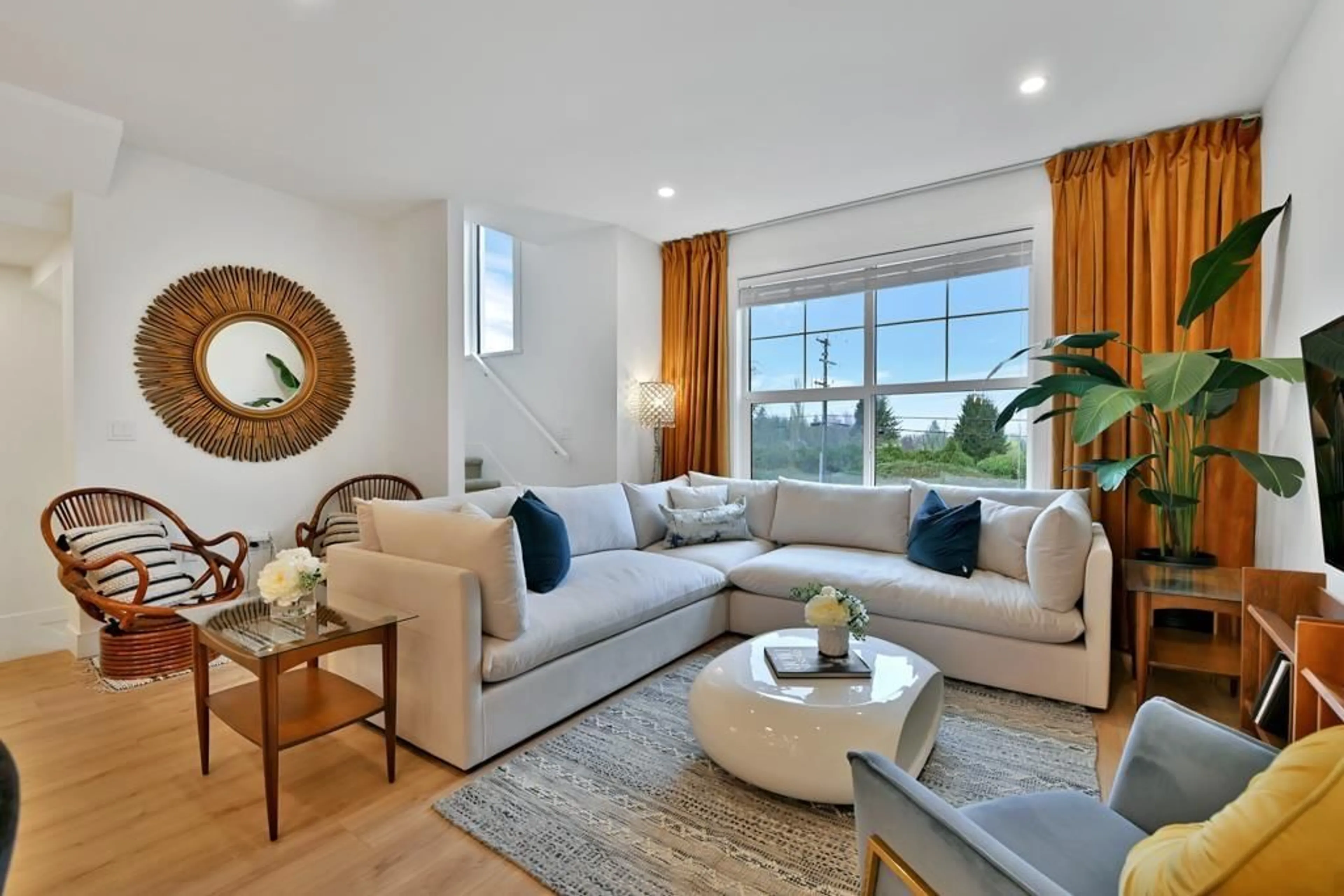 Living room with furniture, unknown for 8 - 7967 197, Langley British Columbia V2Y3P1