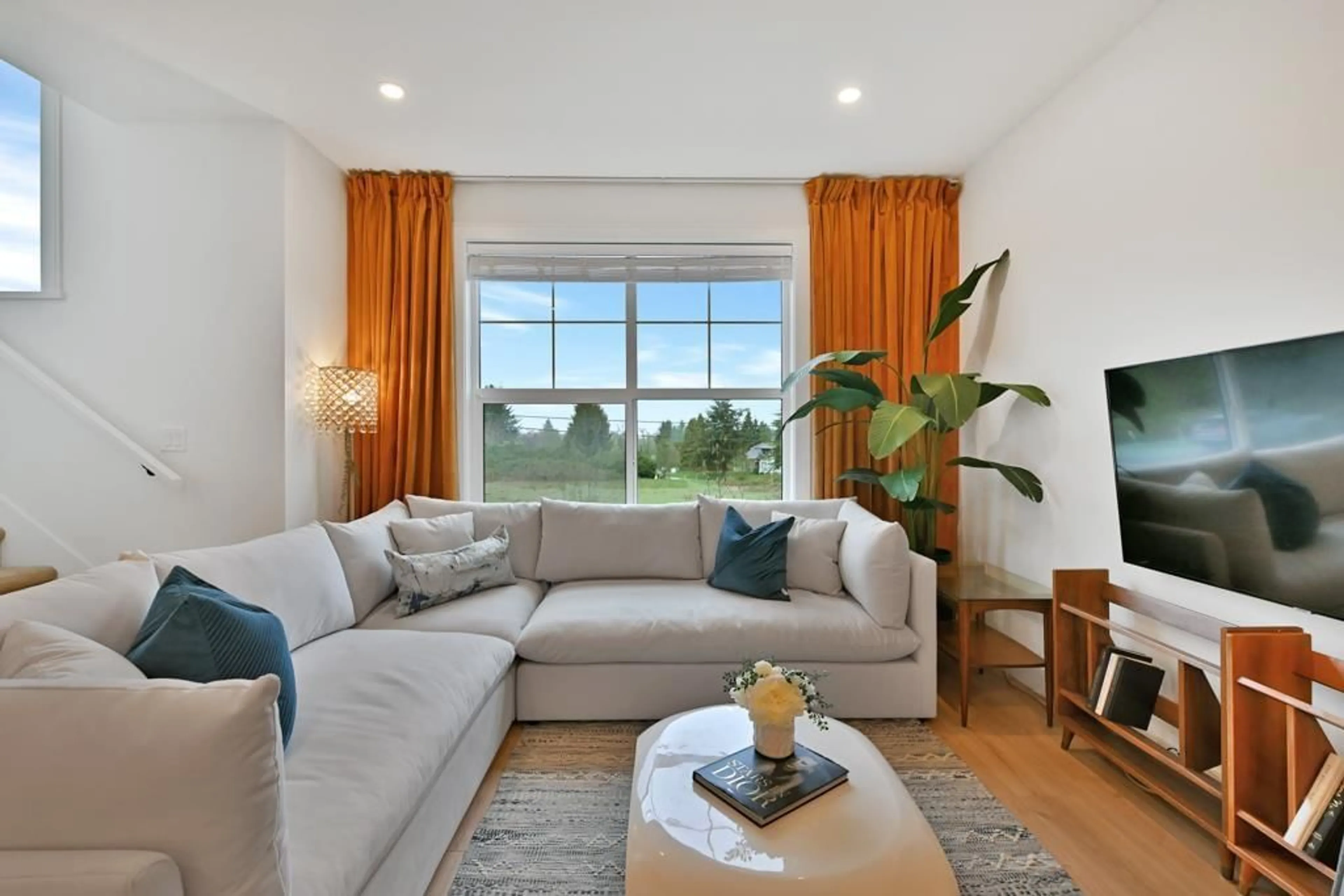Living room with furniture, unknown for 8 - 7967 197, Langley British Columbia V2Y3P1
