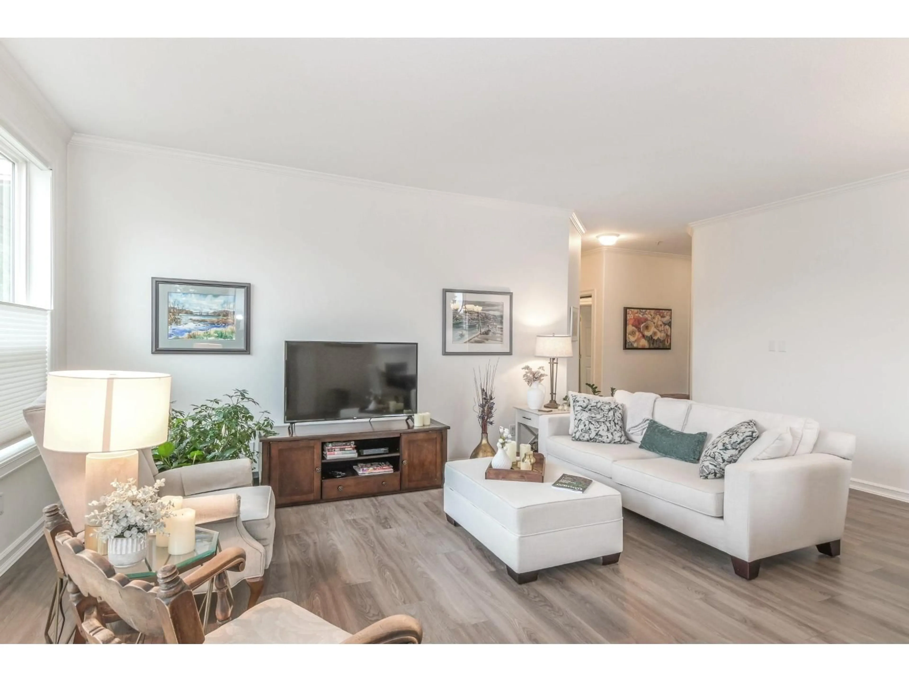 Living room with furniture, wood/laminate floor for 301 - 2772 CLEARBROOK, Abbotsford British Columbia V2T6N6