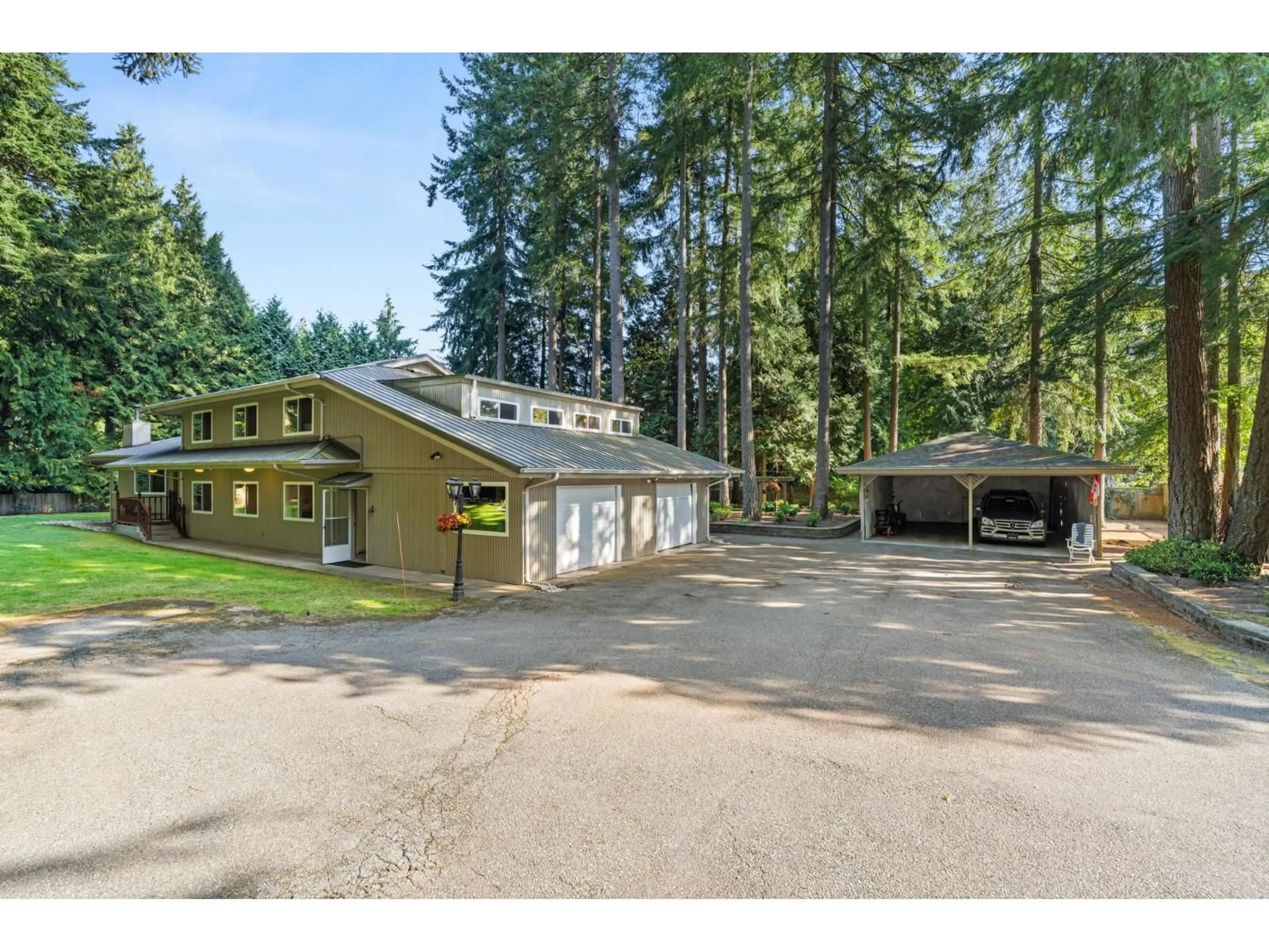 A pic from outside/outdoor area/front of a property/back of a property/a pic from drone, unknown for 13514 20, Surrey British Columbia V4A1Z6