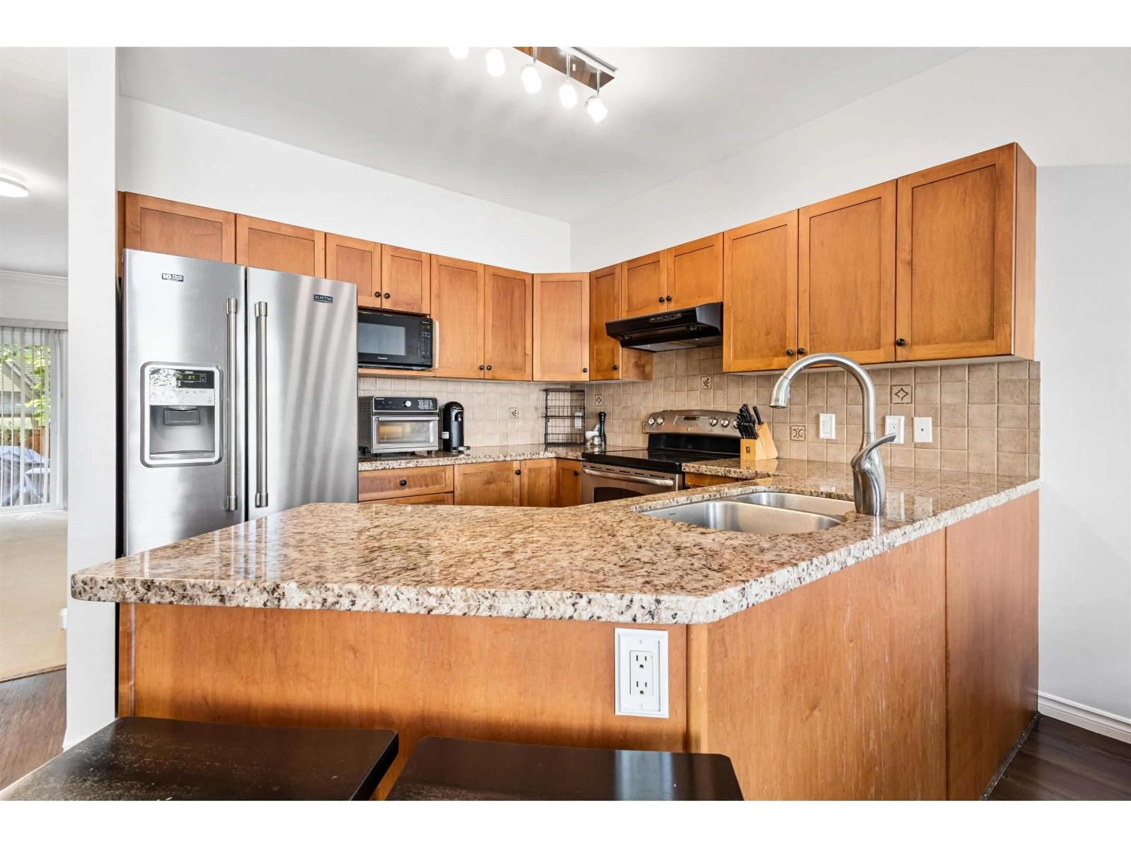Open concept kitchen, unknown for 25 - 6588 188, Surrey British Columbia V3S1Z6