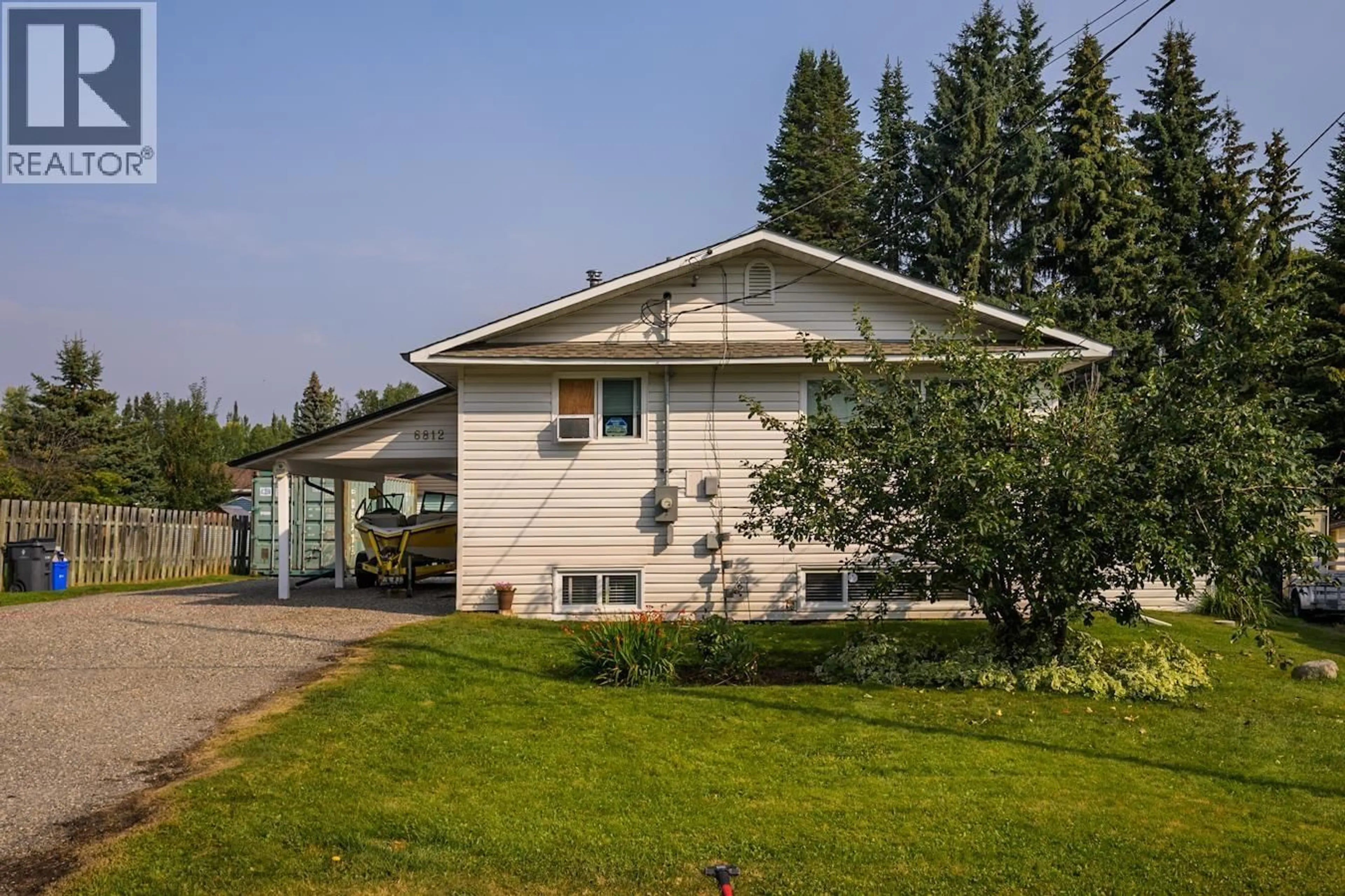Home with vinyl exterior material, unknown for 6812 LILAC CRESCENT, Prince George British Columbia V2K3H3
