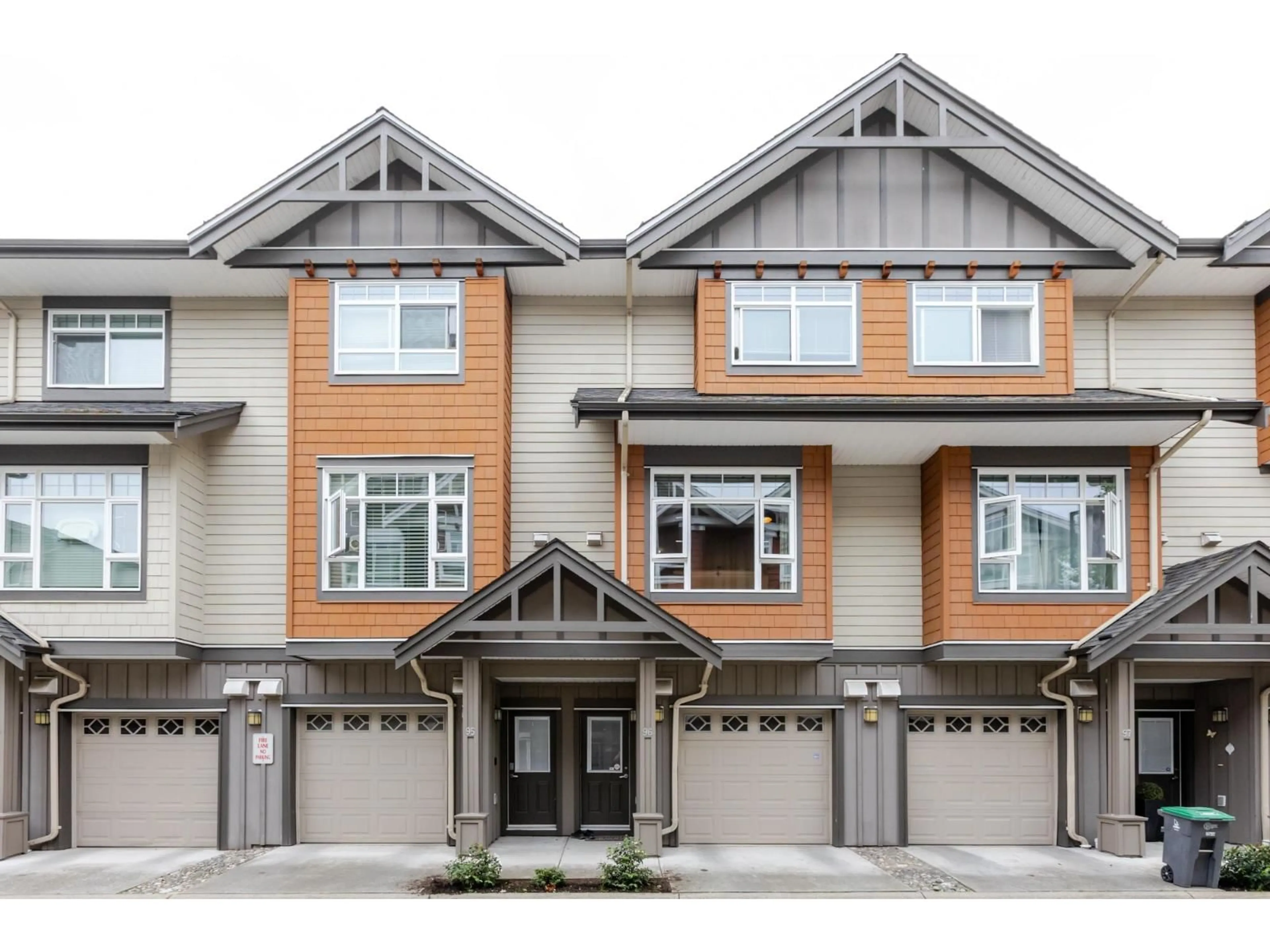 Home with vinyl exterior material, street for 96 - 2979 156, Surrey British Columbia V3Z8V8