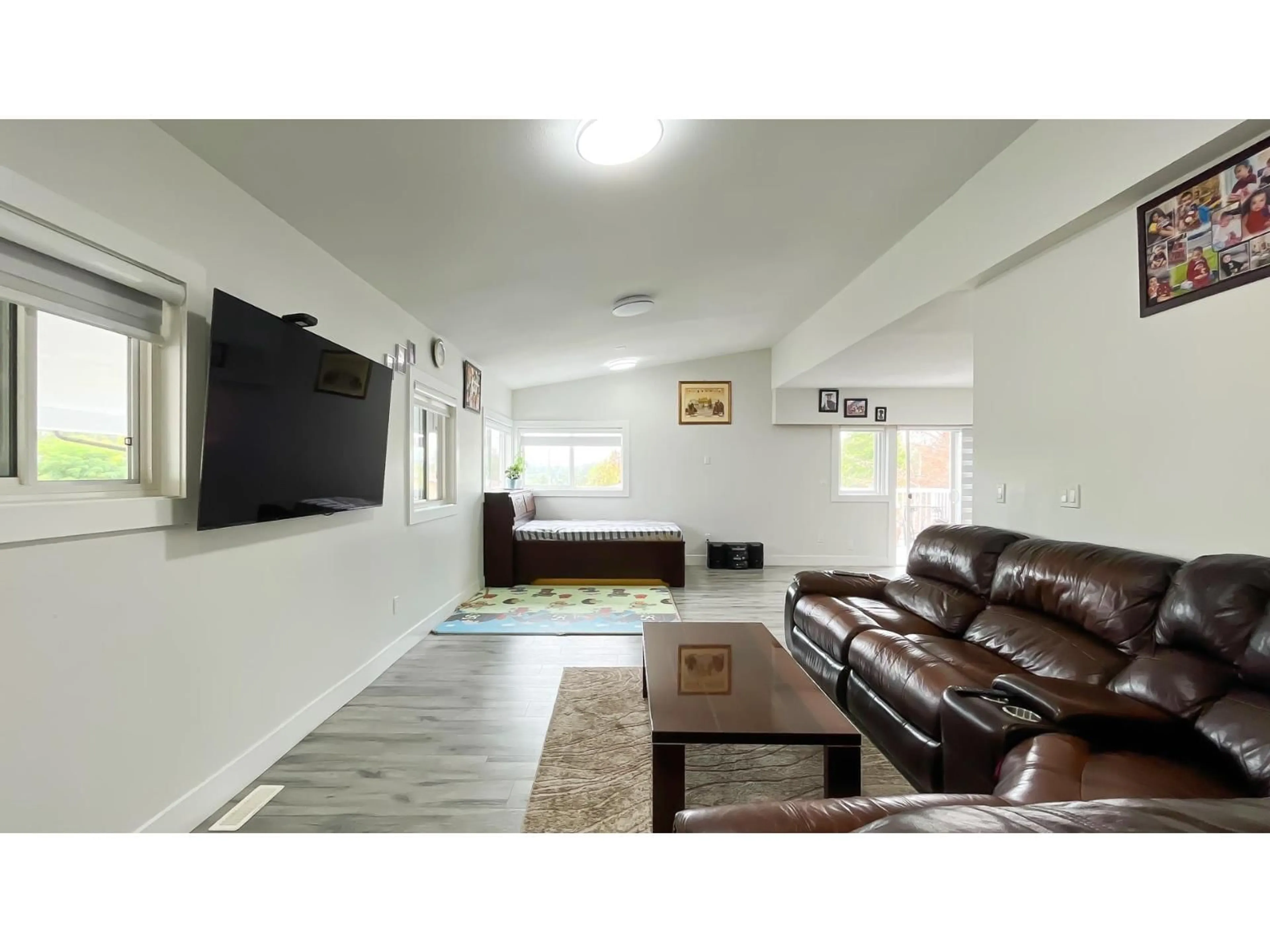 A pic of a room for 14171 77A, Surrey British Columbia V3W2X2