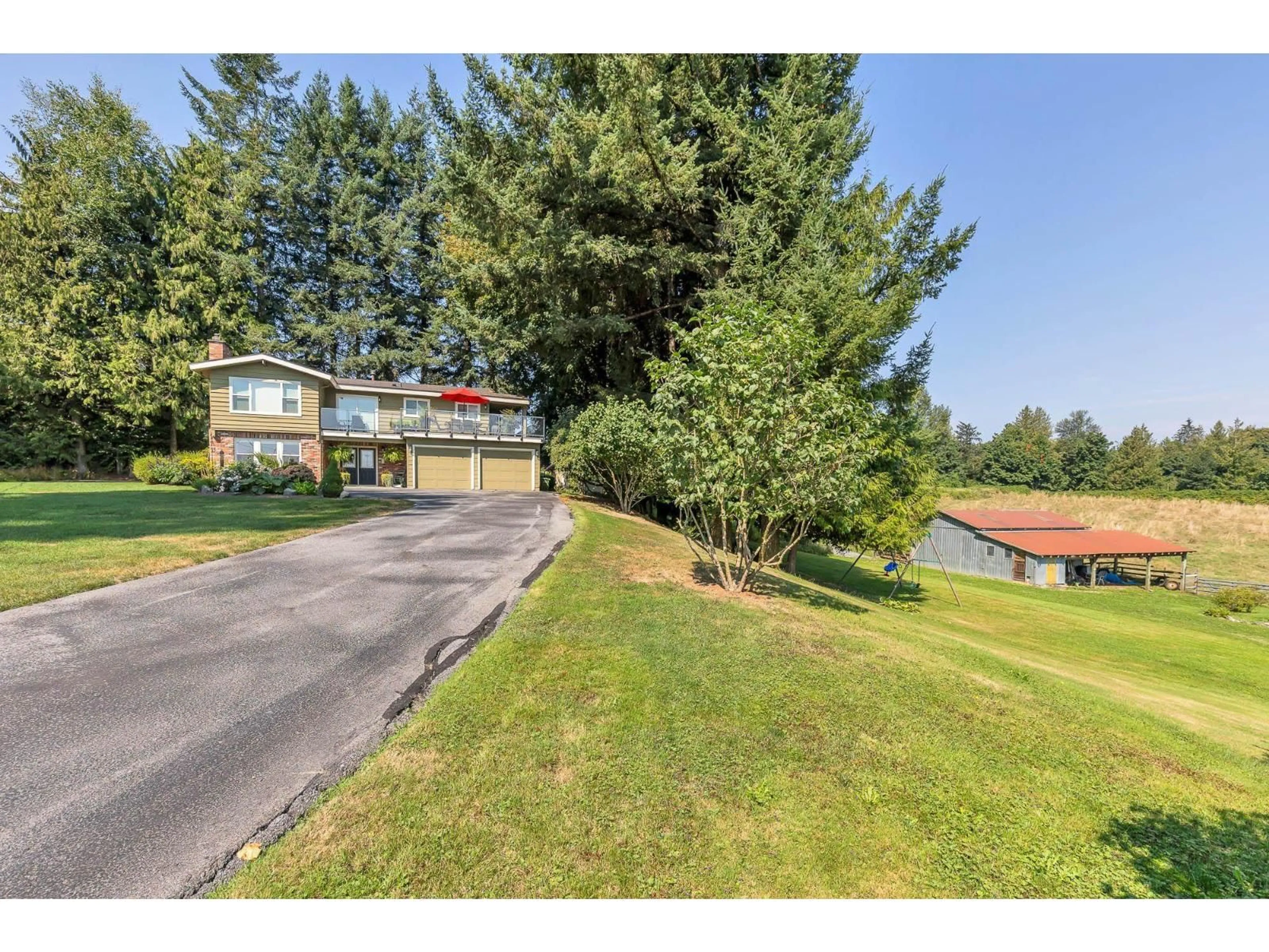 A pic from outside/outdoor area/front of a property/back of a property/a pic from drone, mountain view for 29665 GLENGARRY, Abbotsford British Columbia V4X1Z7
