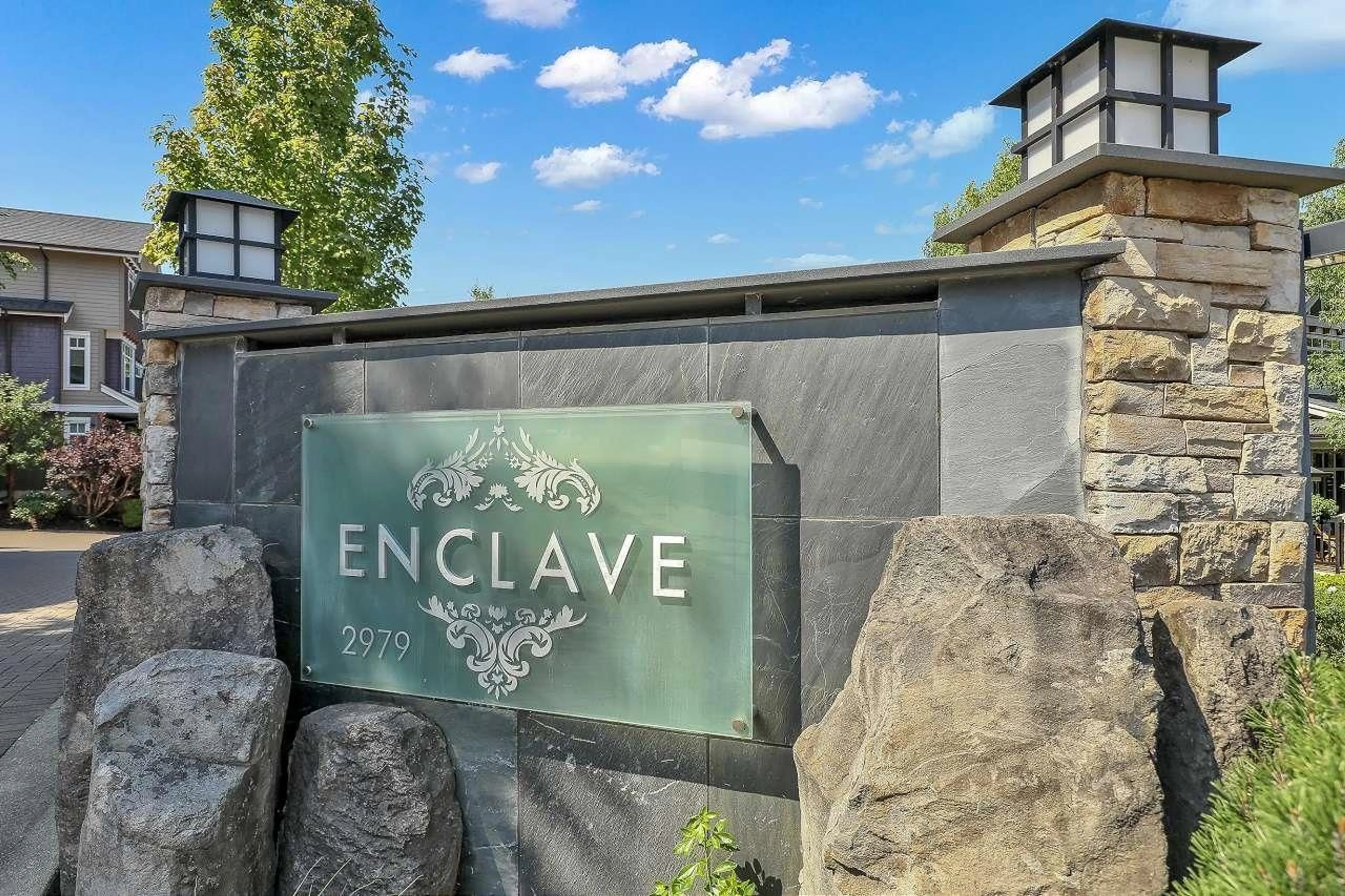 Indoor entryway for 121 - 2979 156, Surrey British Columbia V3Z8V8