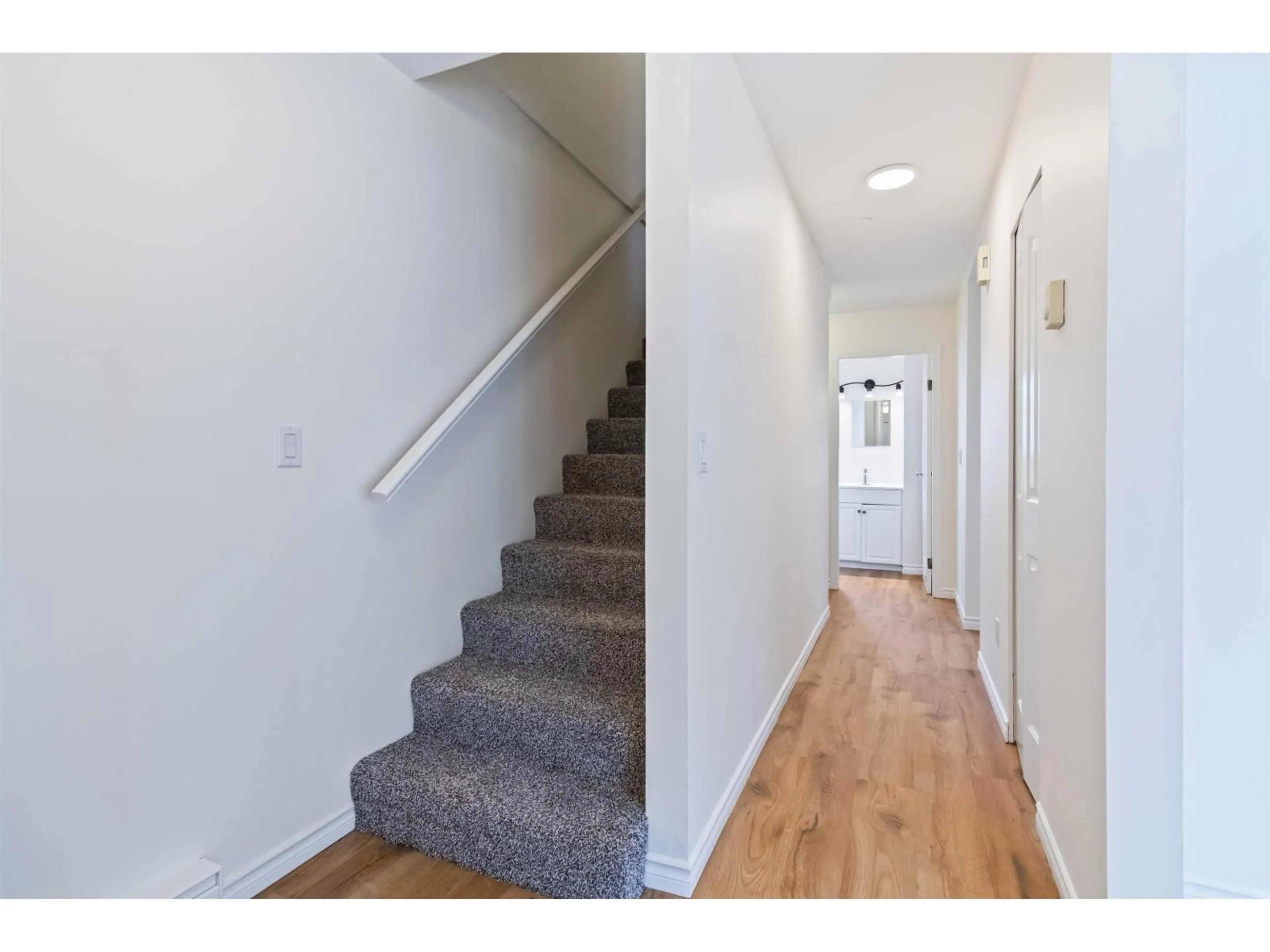 Unknown for 45773 THOMAS ROAD, Chilliwack British Columbia V2R3N3