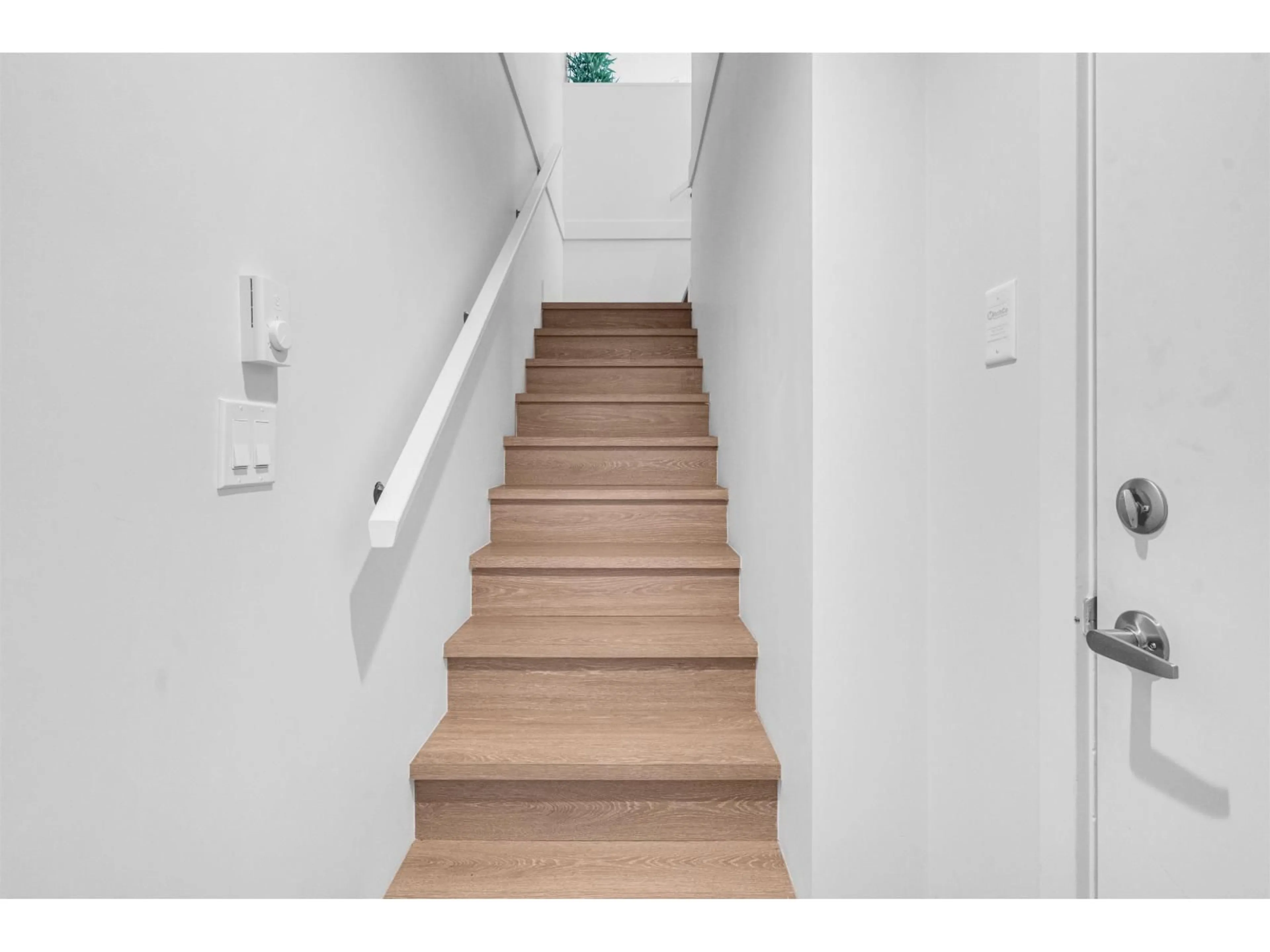 Stairs for 53 - 1502 MCCALLUM, Abbotsford British Columbia V2S0K7
