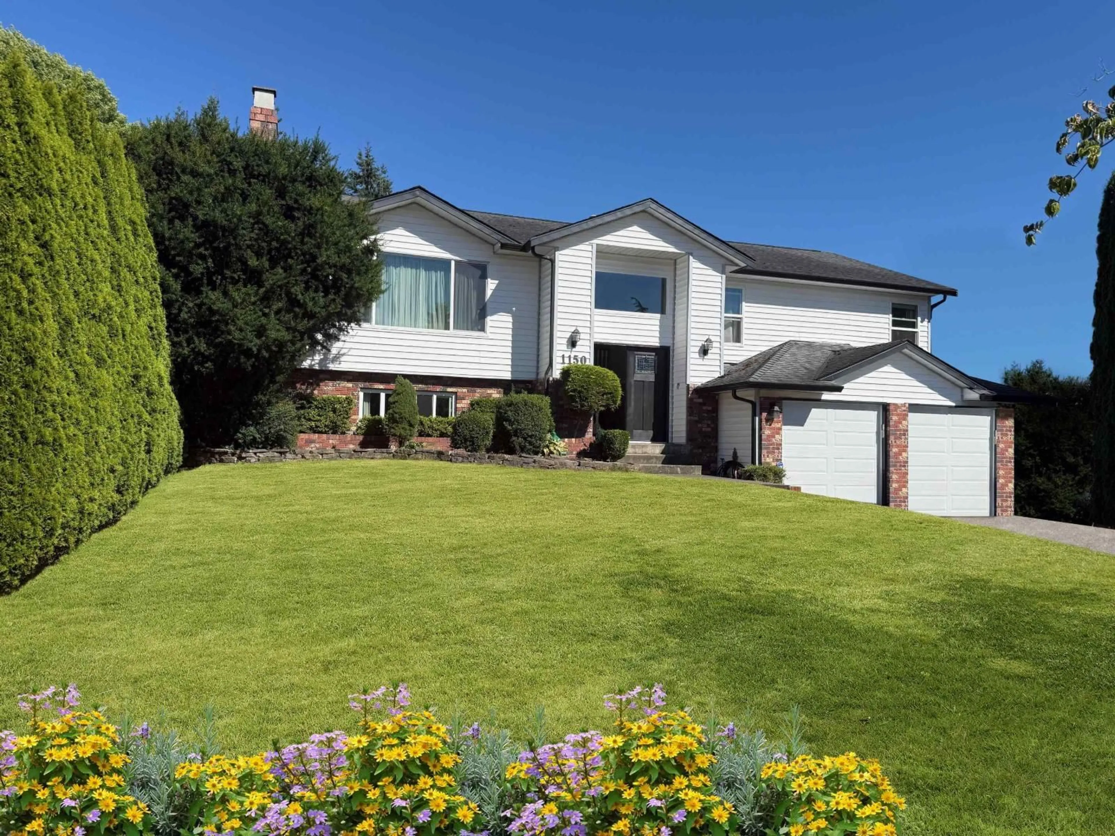 Home with vinyl exterior material, street for 1150 163B, Surrey British Columbia V4A8E8