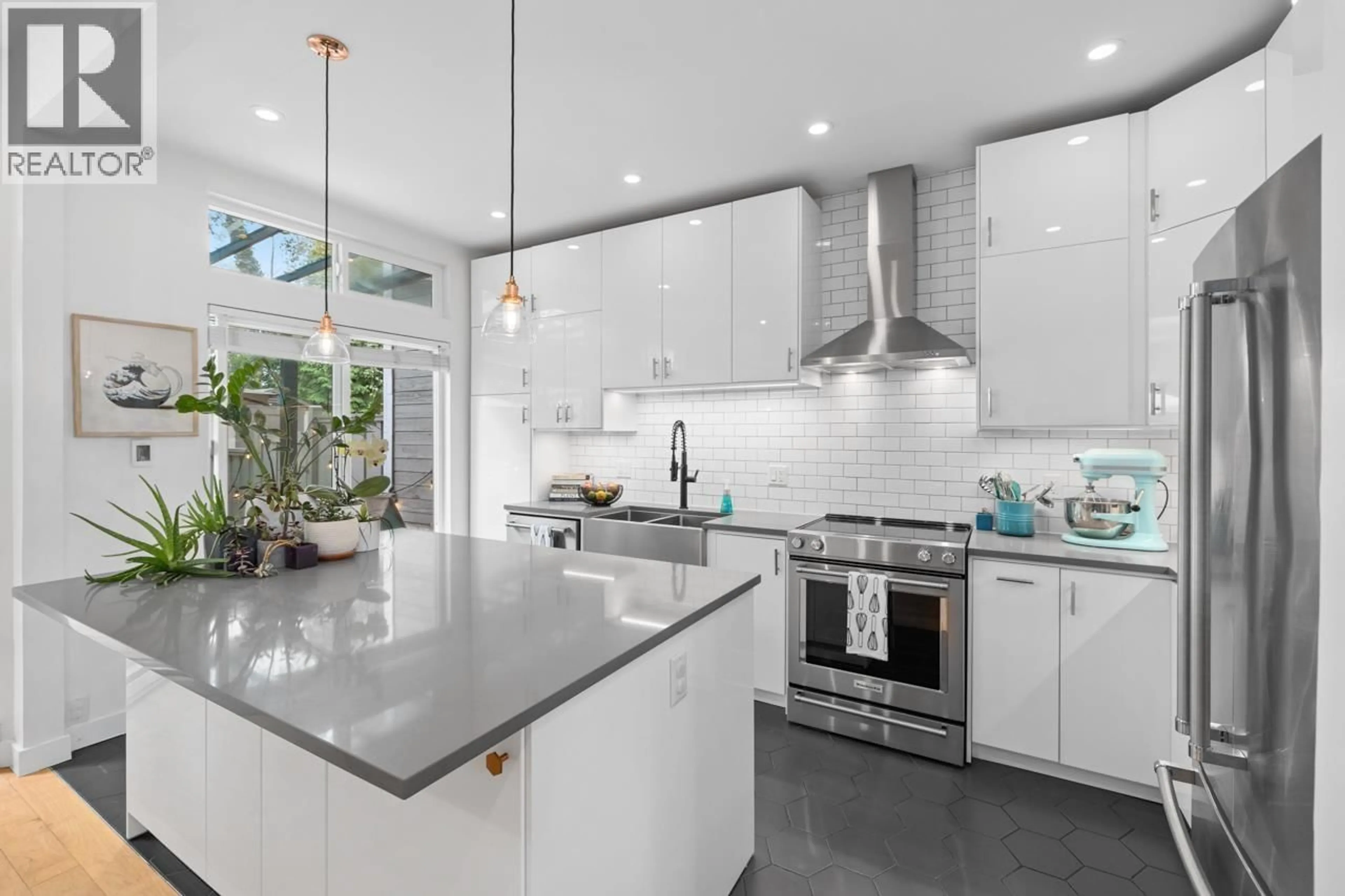 Contemporary kitchen, ceramic/tile floor for 3418 WEYMOOR PLACE, Vancouver British Columbia V5S4G5