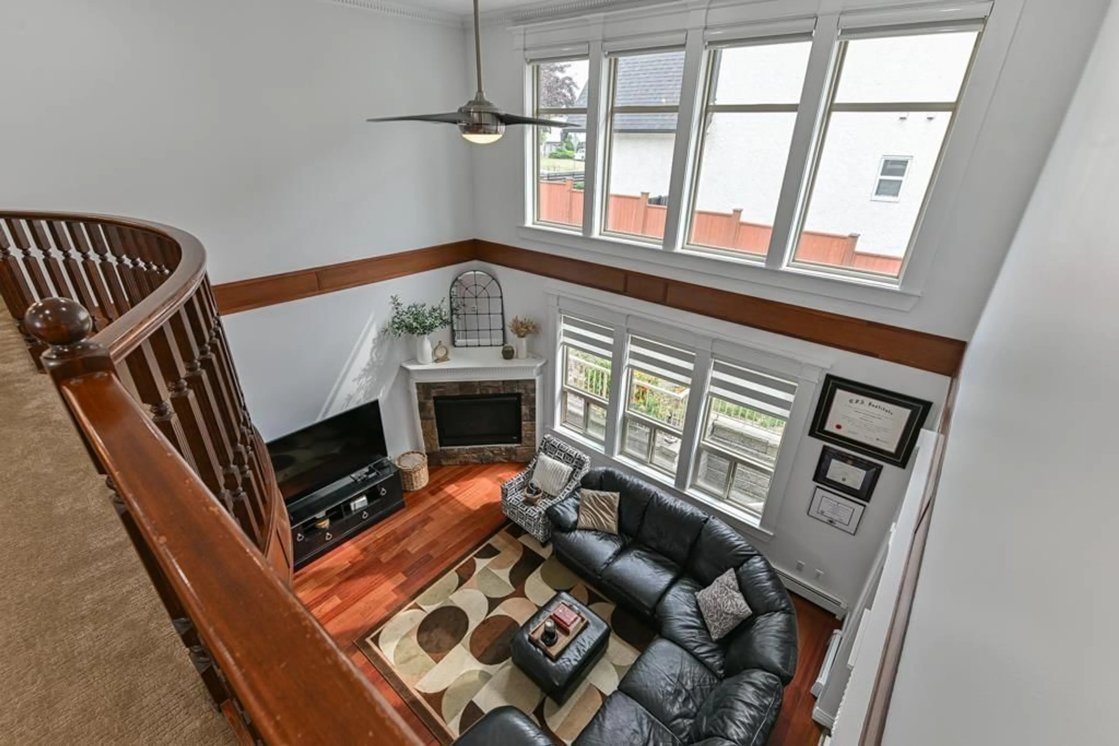 Living room with furniture, unknown for 31496 COUGAR, Abbotsford British Columbia V2T6M7