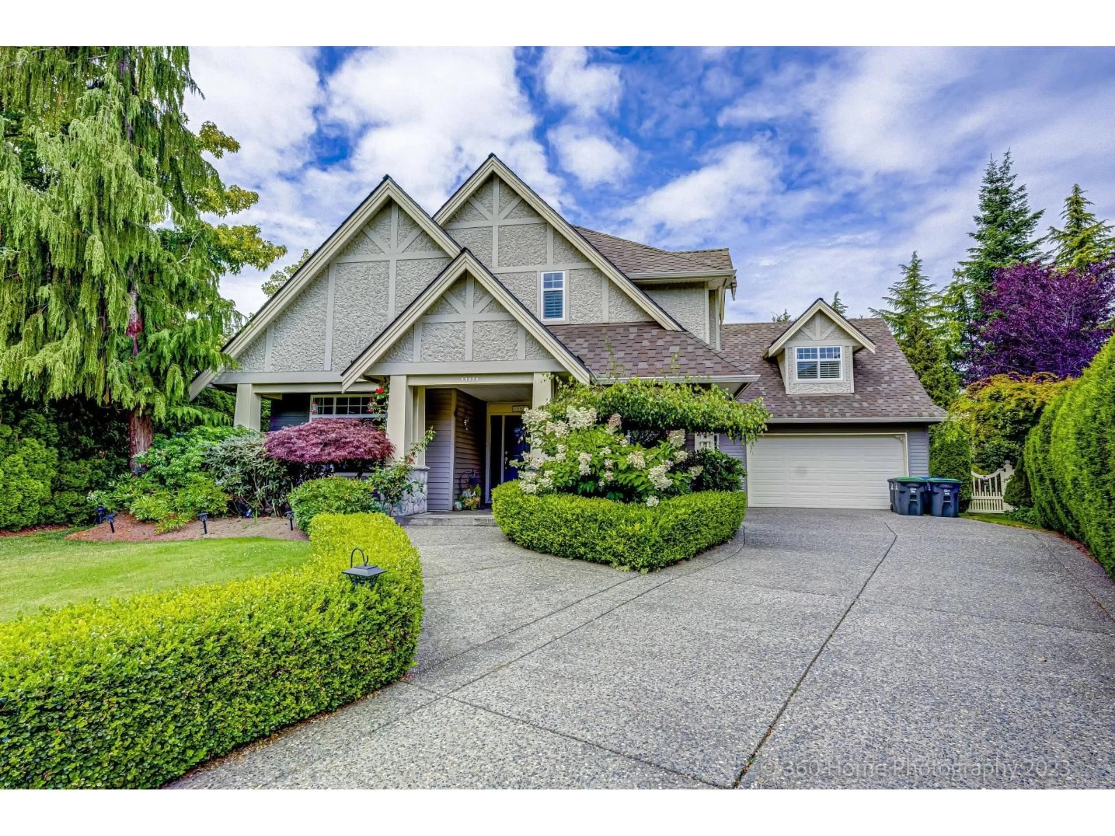 Home with vinyl exterior material, street for 13923 22A AVE, Surrey British Columbia V4A9V4