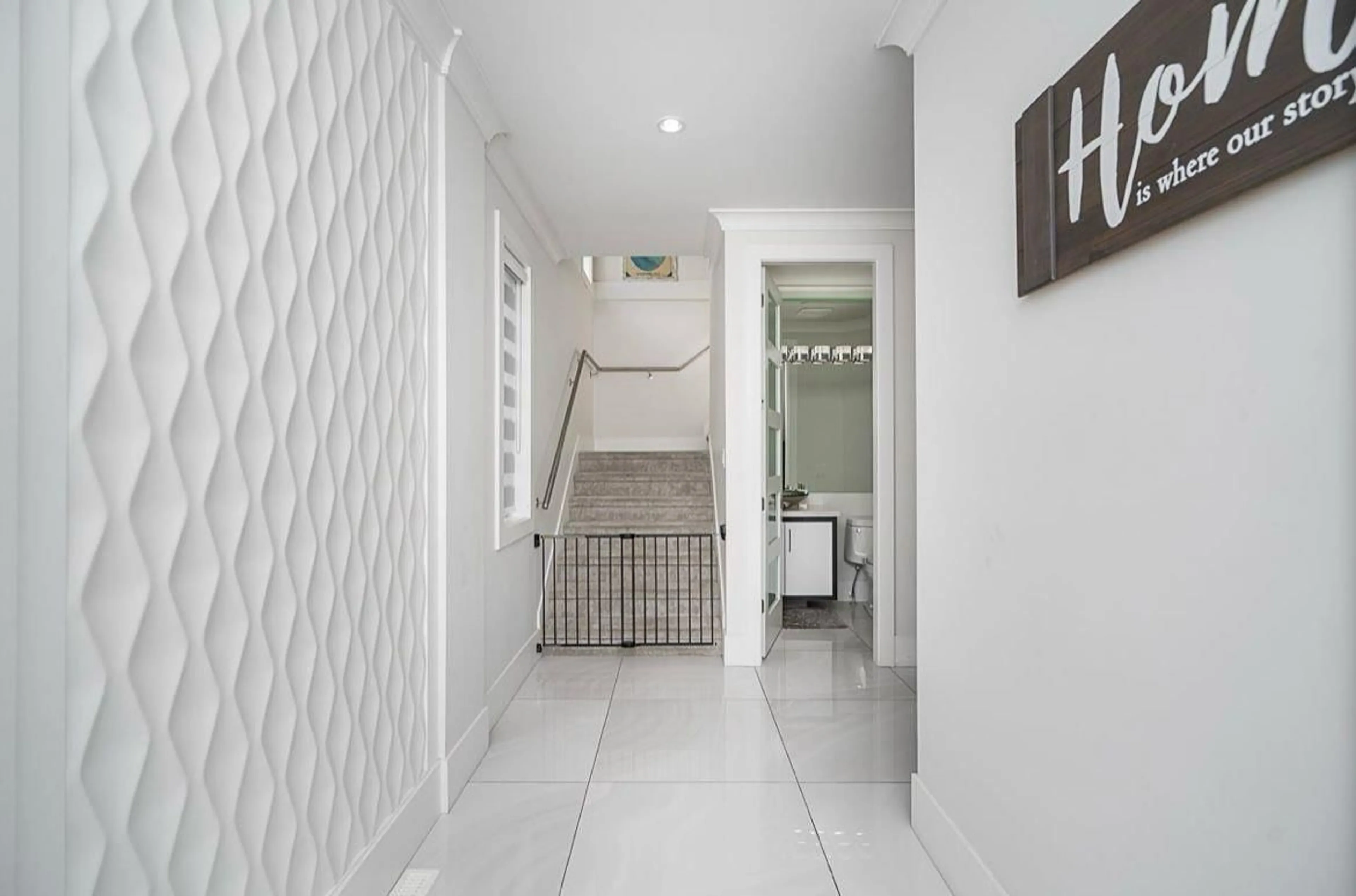 Indoor foyer for 11833 86A, Delta British Columbia V4C2Z2