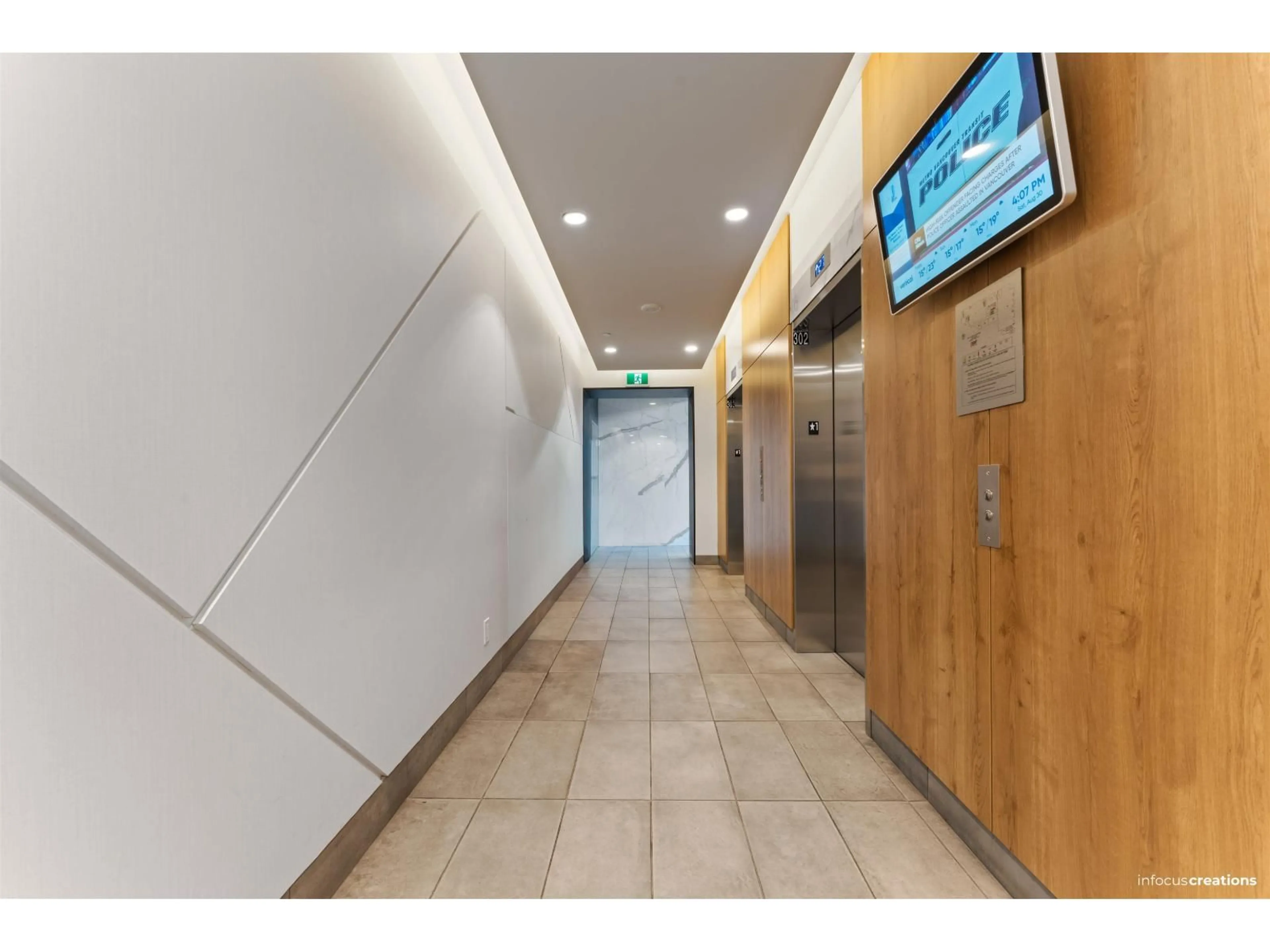 Indoor foyer for 1910 - 13615 FRASER, Surrey British Columbia V3T0P7