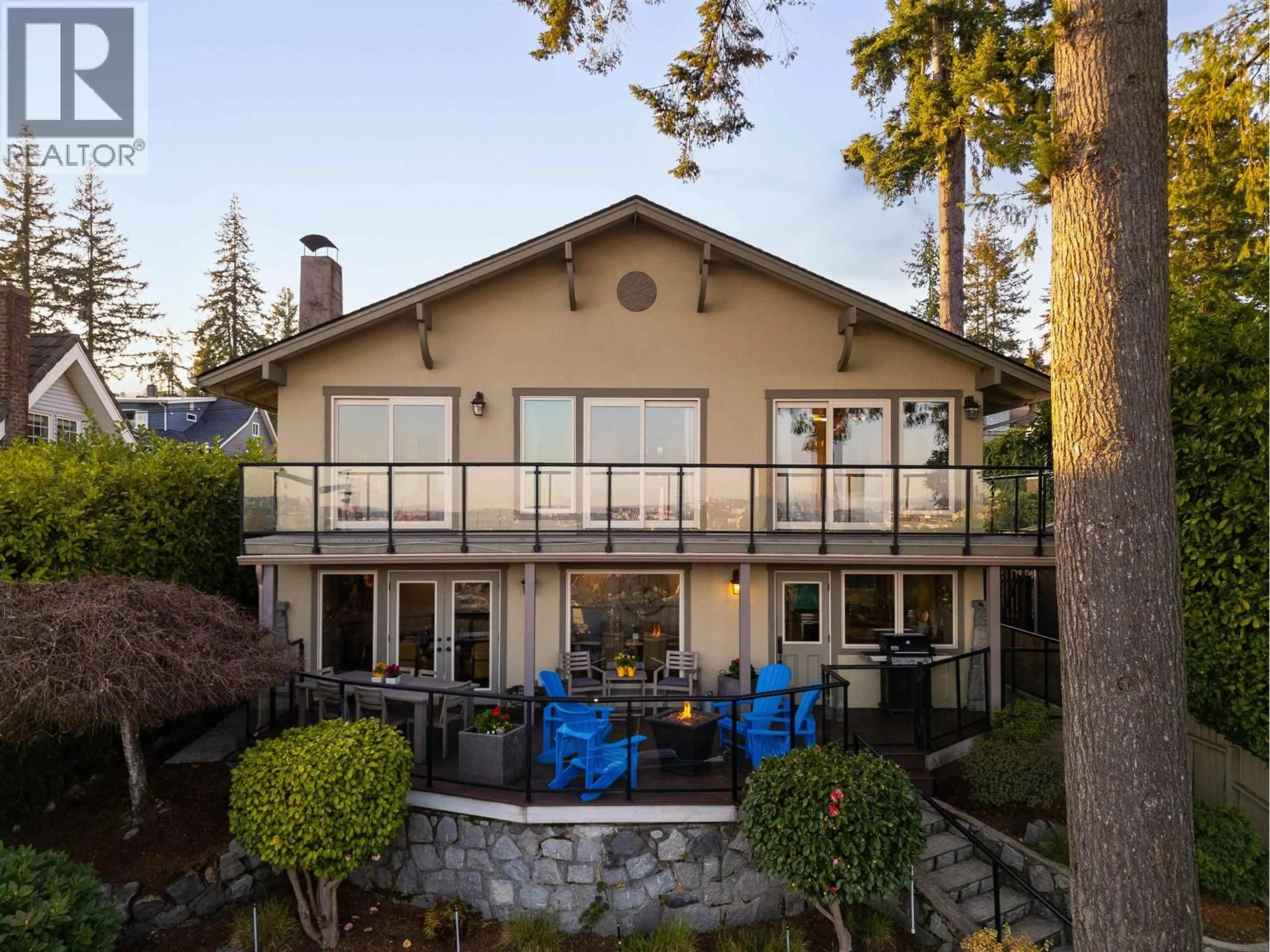 Patio, unknown for 1144 KEITH ROAD, North Vancouver British Columbia V7P1Y7