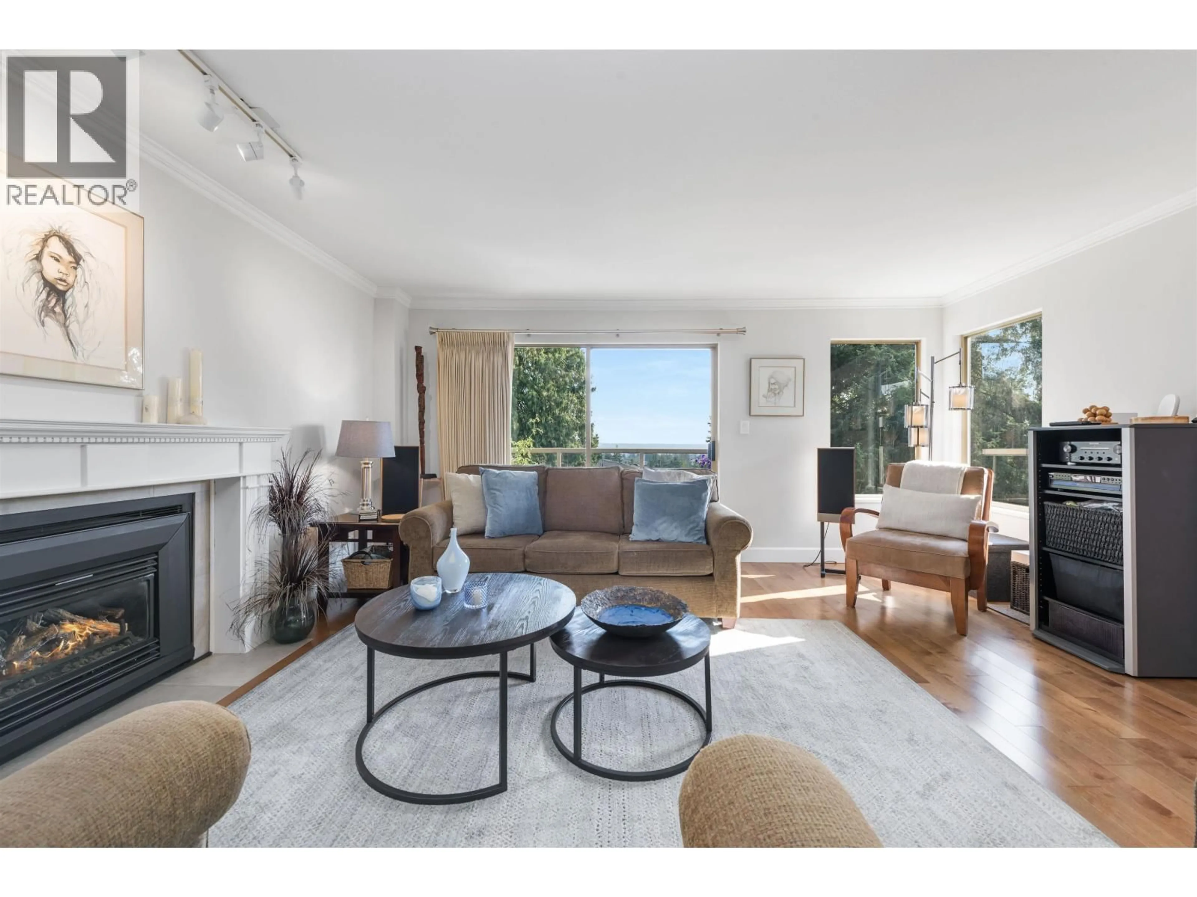 Living room with furniture, unknown for 342 26TH STREET, North Vancouver British Columbia V7N1B1